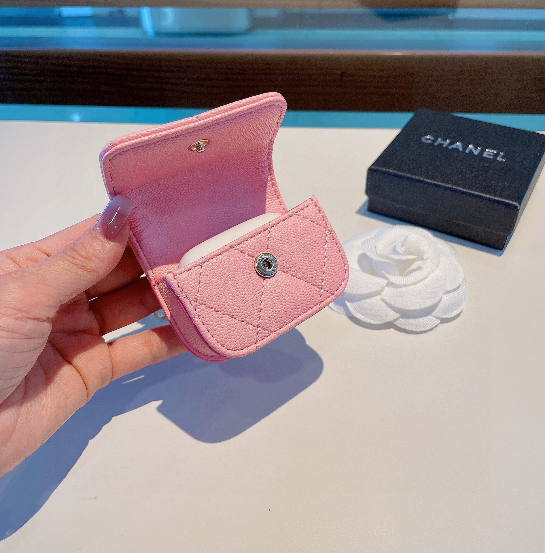 【スマホケース】CHANEL  イヤホン バッグ   -2色