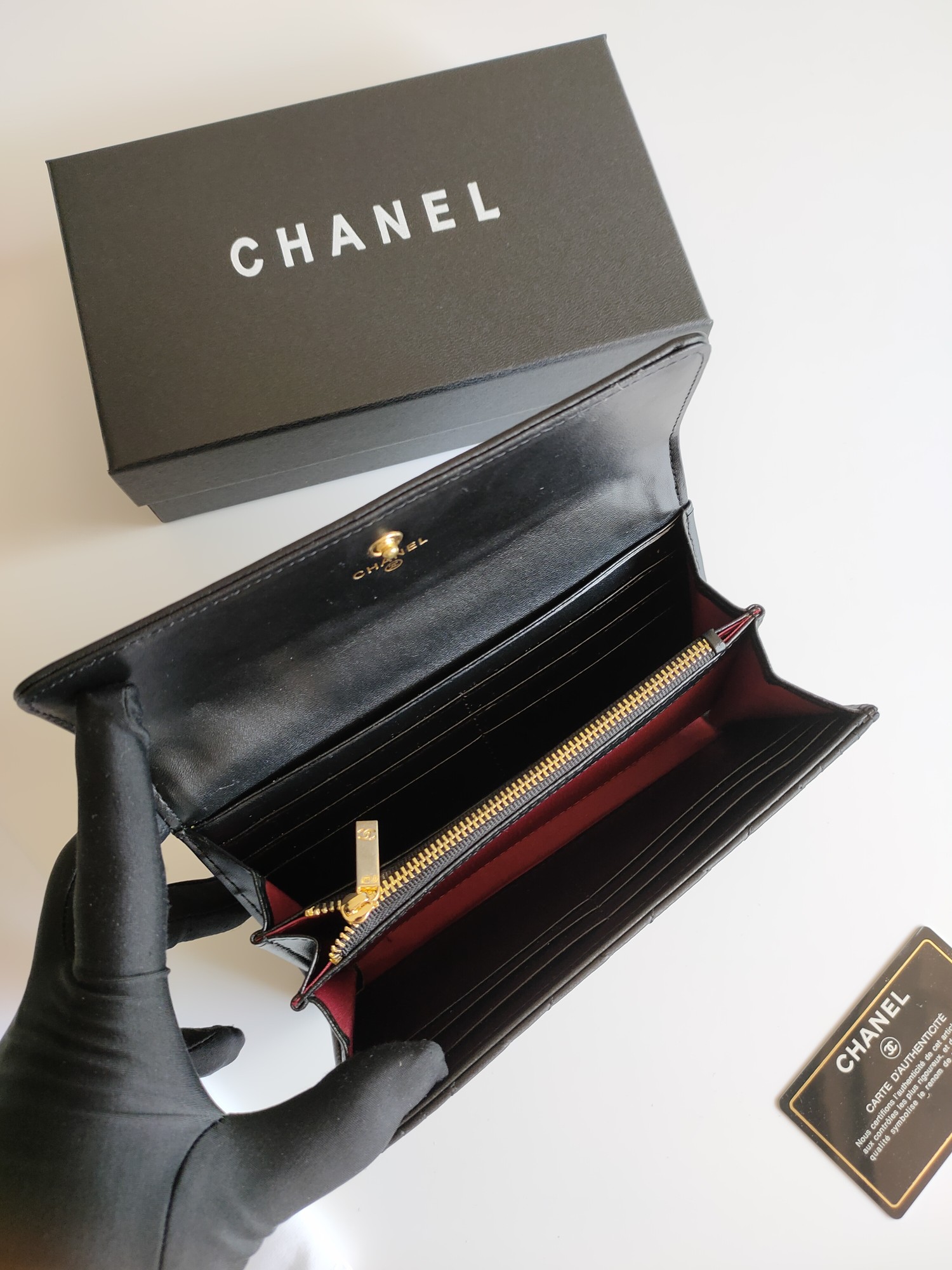 【CHANEL 】二つ折り財布  19-10-3CM