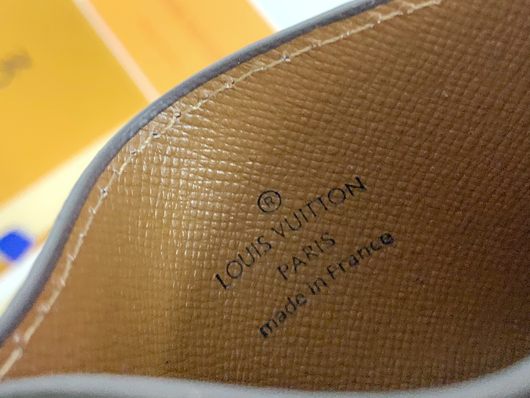 【LOUIS VUITTON】パスケース  7x11x2cm  -7色