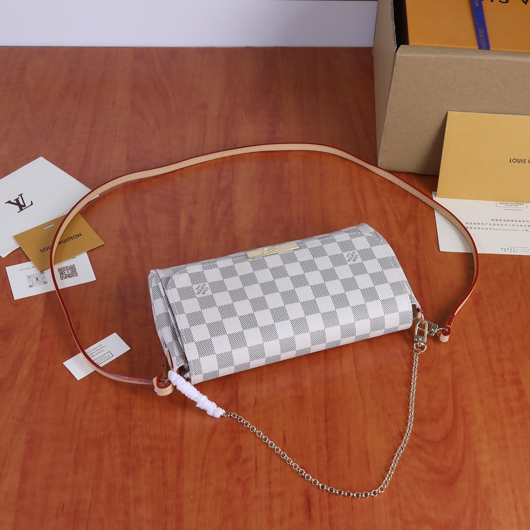 【LOUIS VUITTON】Favorite   サイズ: 28x15x4 cm -3色