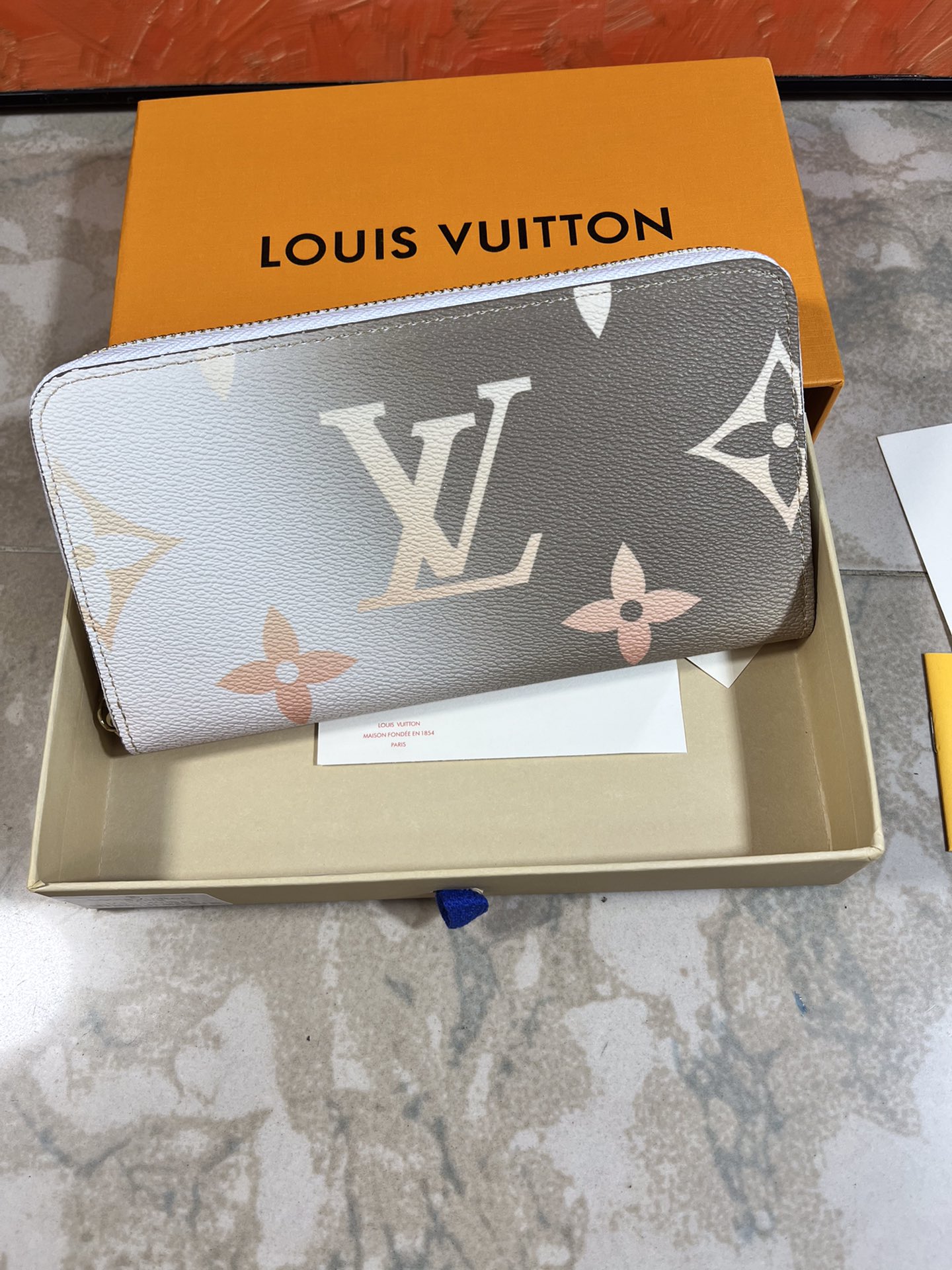 【LOUIS VUITTON】By The Pool  19.5 x 10.5 x 2.5 cm -3色
