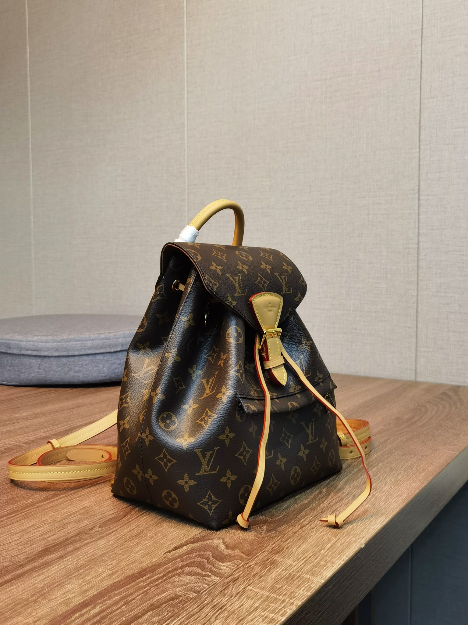 【LOUIS VUITTON】Montsouris   -2SIZE -2色