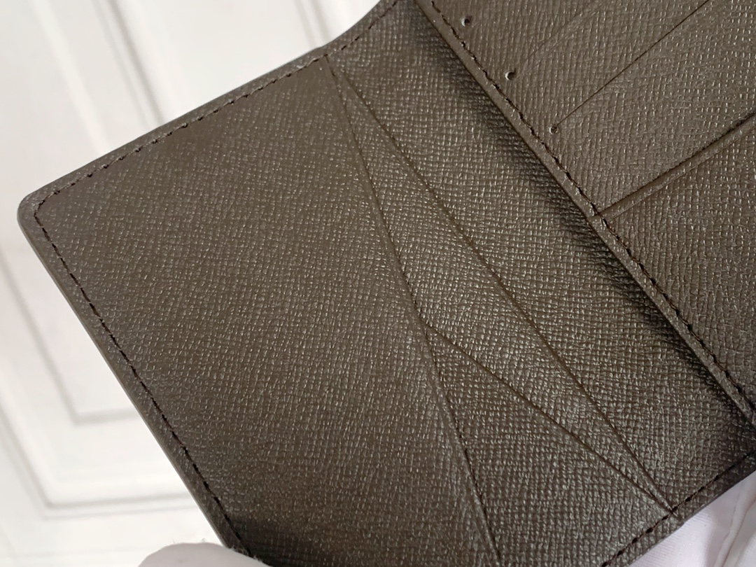 【LOUIS VUITTON】パスケース  7x11x2cm  -6色