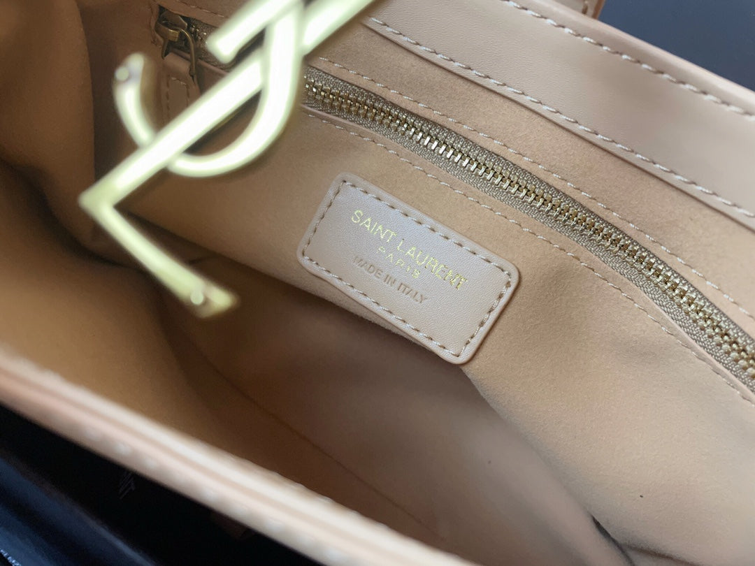 【SAINT LAURENT】 番号:657228  サイズ: 25*14*6CM -5色