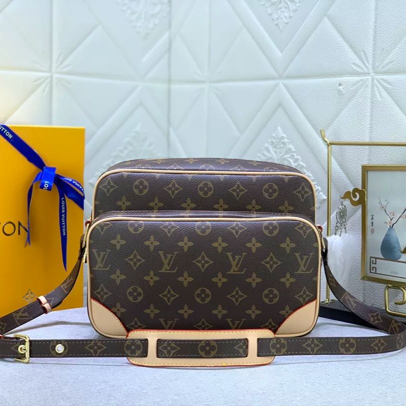 【LOUIS VUITTON】Nile  サイズ: 28*12.5*20 cm