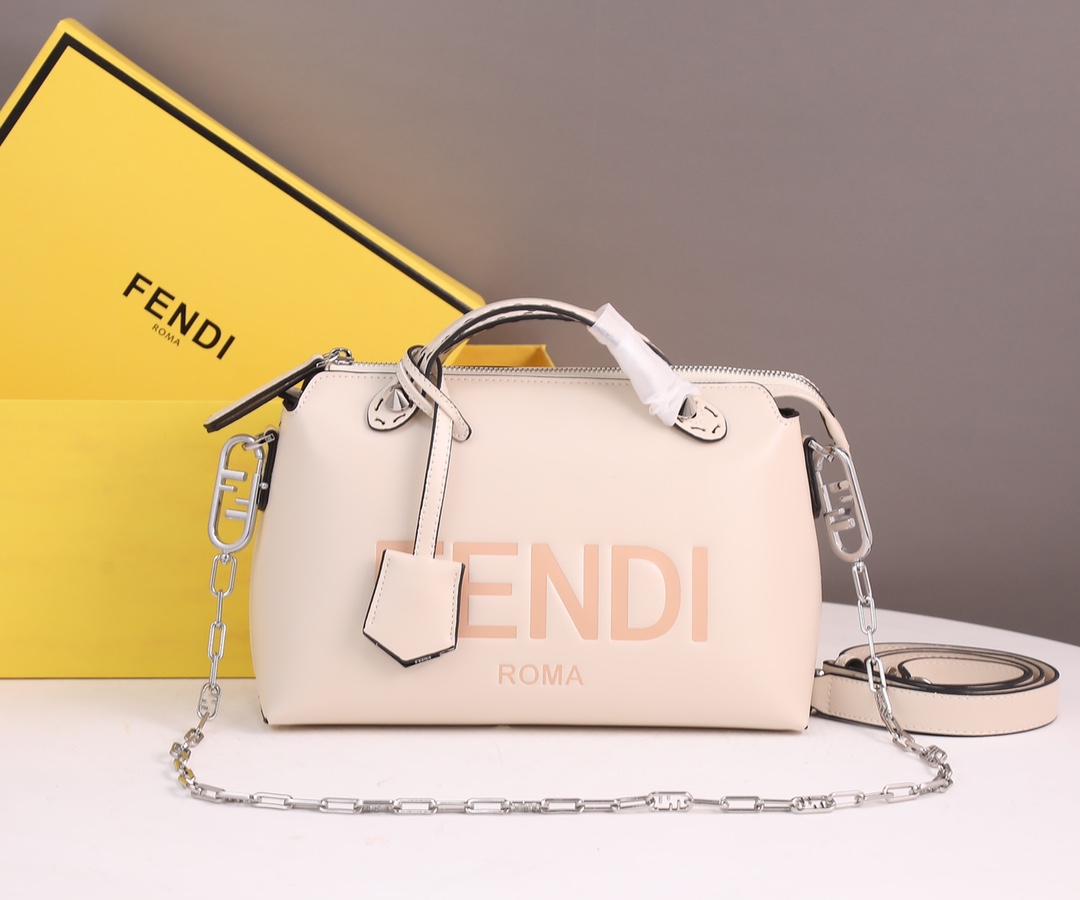 【FENDI】 By The Way Boston  サイズ: 28x8x15cm -5色
