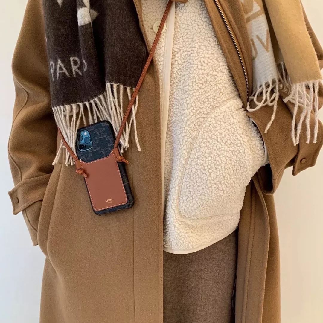 【スマホケース】Celine  携帯カバー   -2色