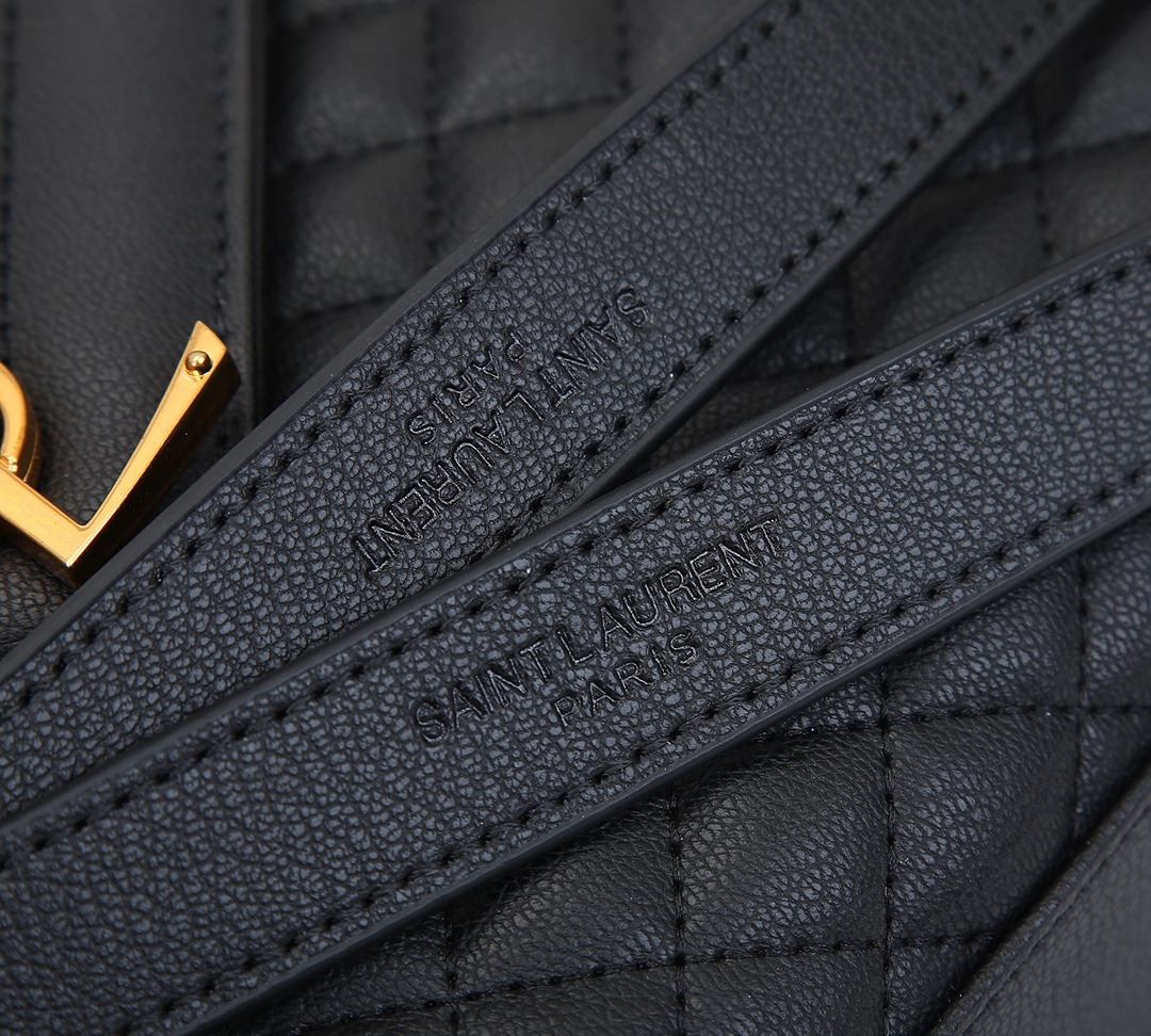 【SAINT LAURENT】 番号:1602  サイズ: 31x20x8cm