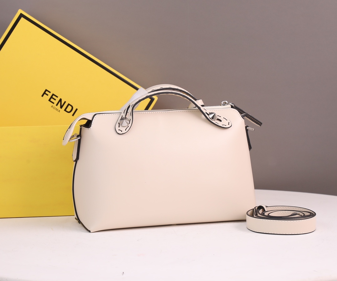 【FENDI】 By The Way Boston  サイズ: 28x8x15cm -5色