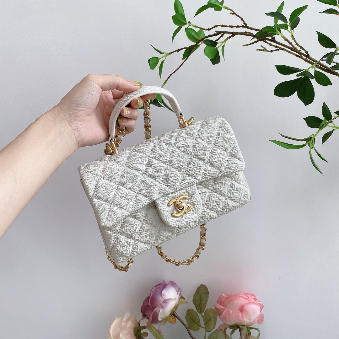 【シャネル】新作人気の斜め掛け cf mini handle 20cm グレインド カーフスキン -2色