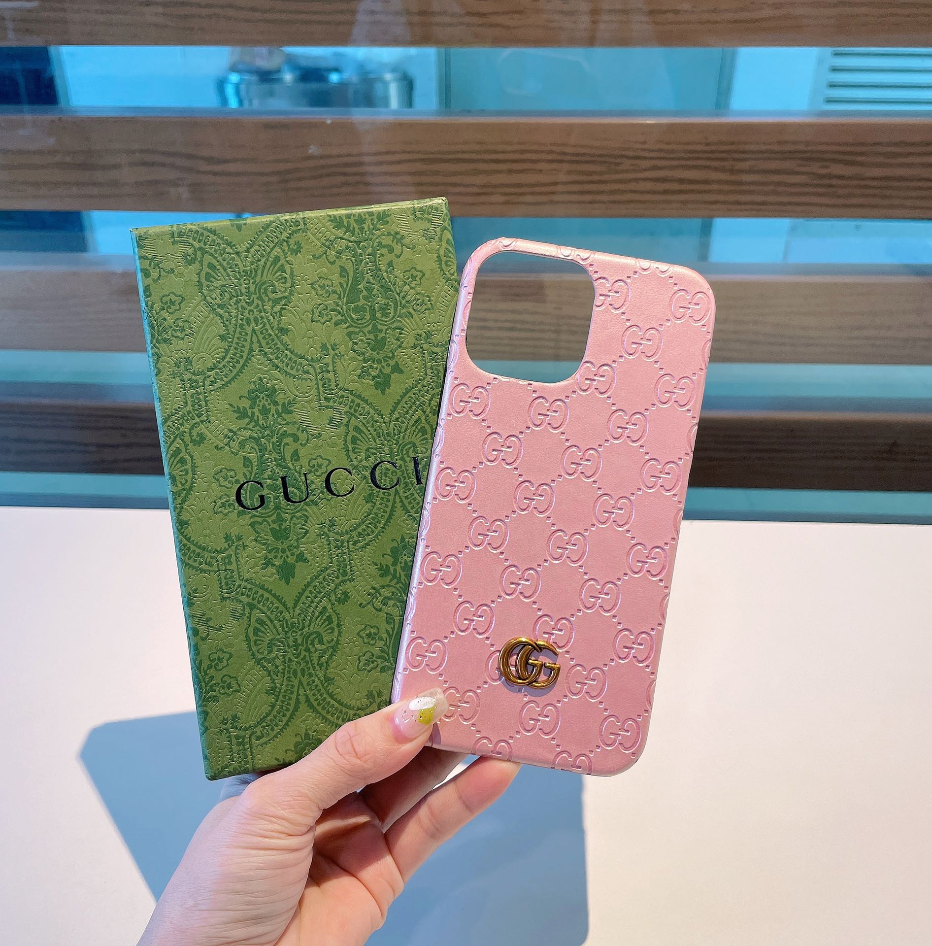 【スマホケース】Gucci  携帯カバー   -2色