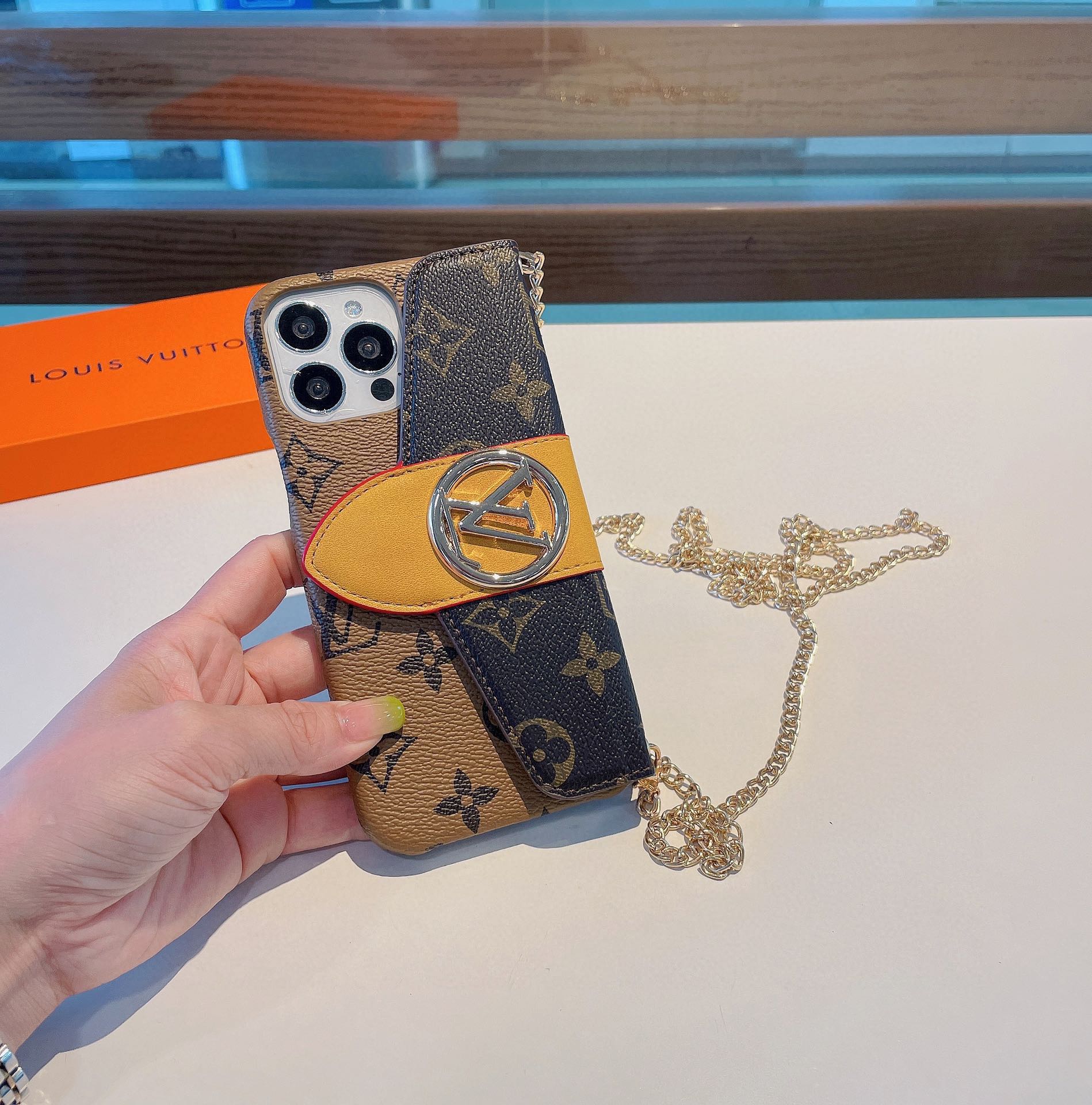 【スマホケース】LV  携帯カバー   -2色