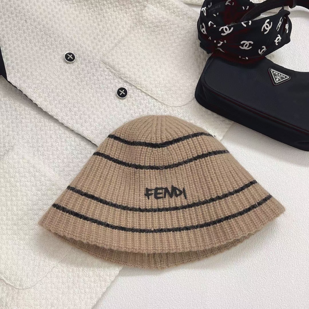 【キャップ 】FENDI  -6色