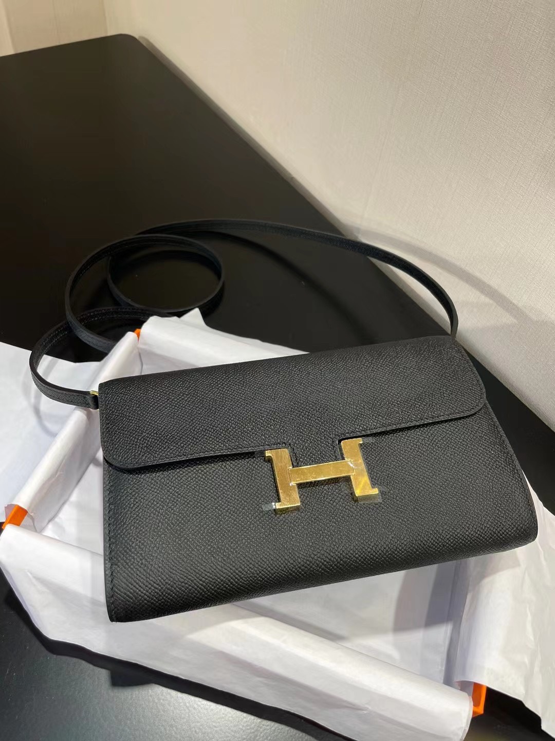 HERMES(エルメス) Constance  20.5×11×4cm  7色