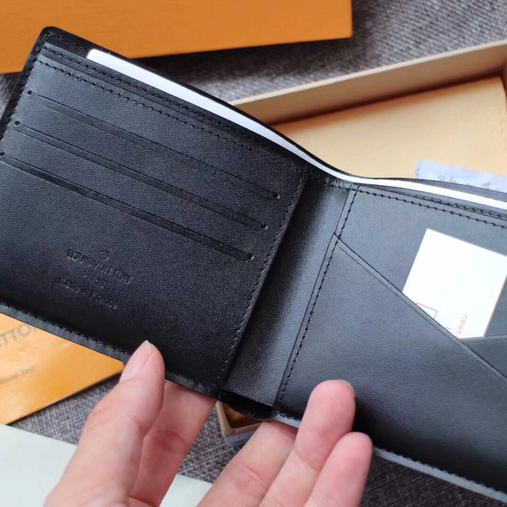 国内在庫(3日にお届け)  【LOUIS VUITTON】財布 M60883