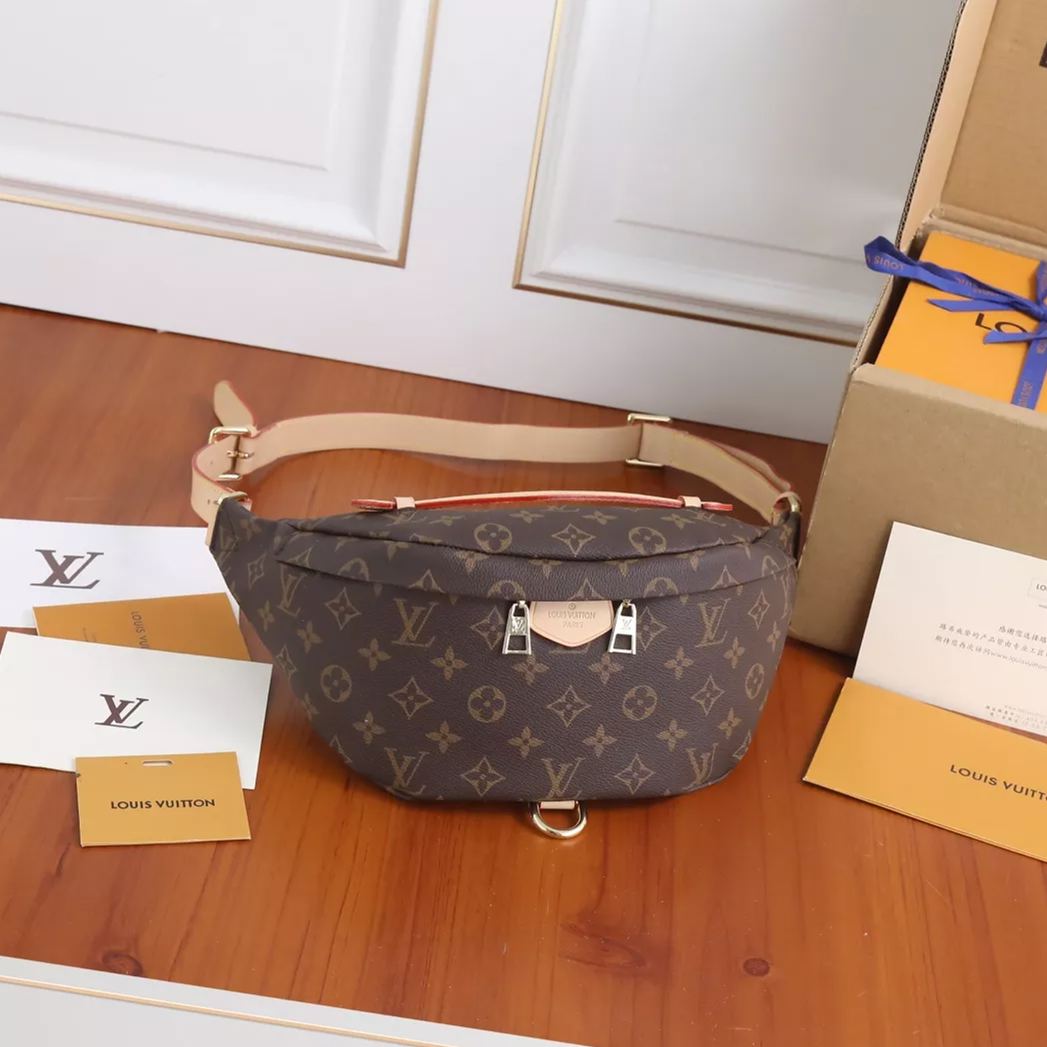 【LOUIS VUITTON】BUMBAG  サイズ: 37x14x13CM