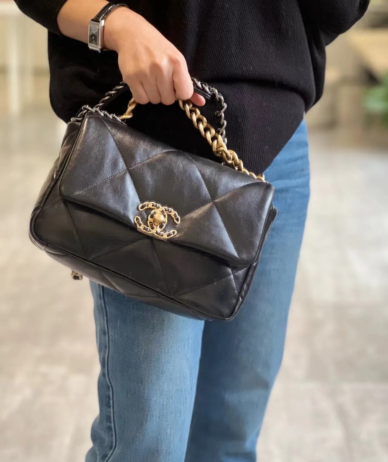 人気商品 CHANEL 19 ハンドバッグ ラムスキン -4色