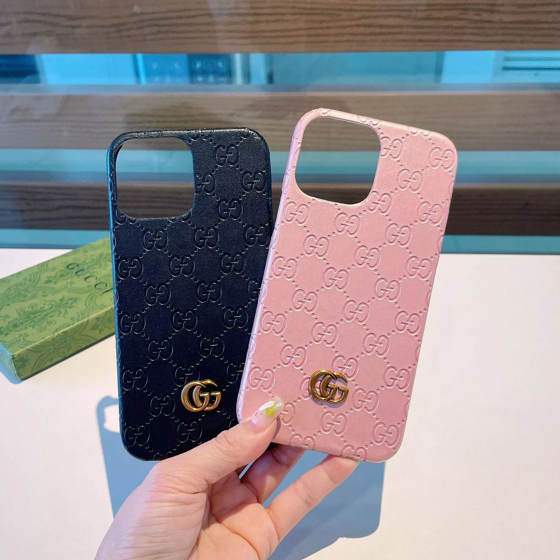 【スマホケース】Gucci  携帯カバー   -2色