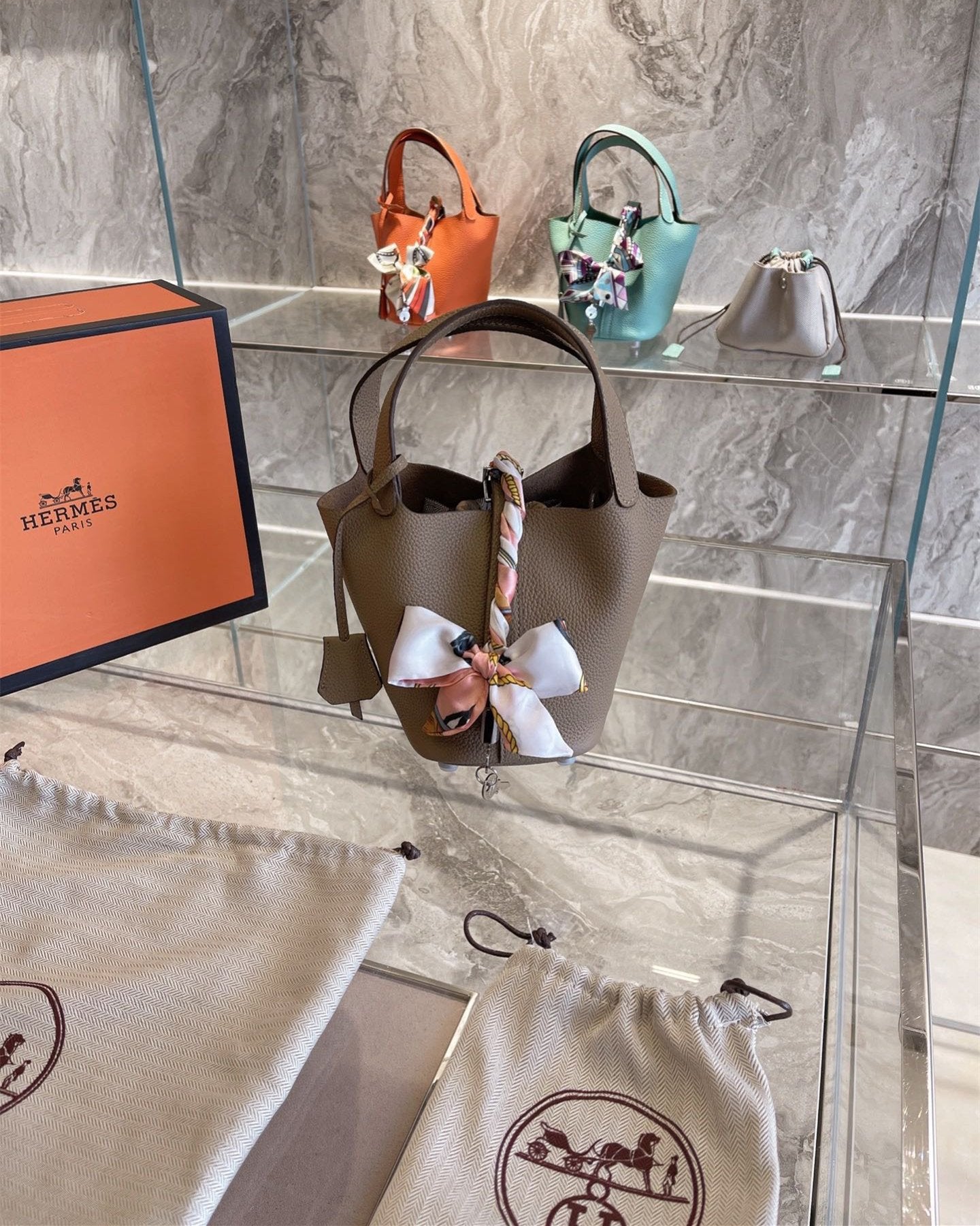 【エルメス)】大人気★ピコタンロックPM 18 バッグ