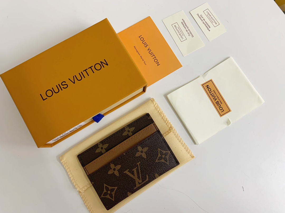 【LOUIS VUITTON】パスケース  7x11x2cm  -7色