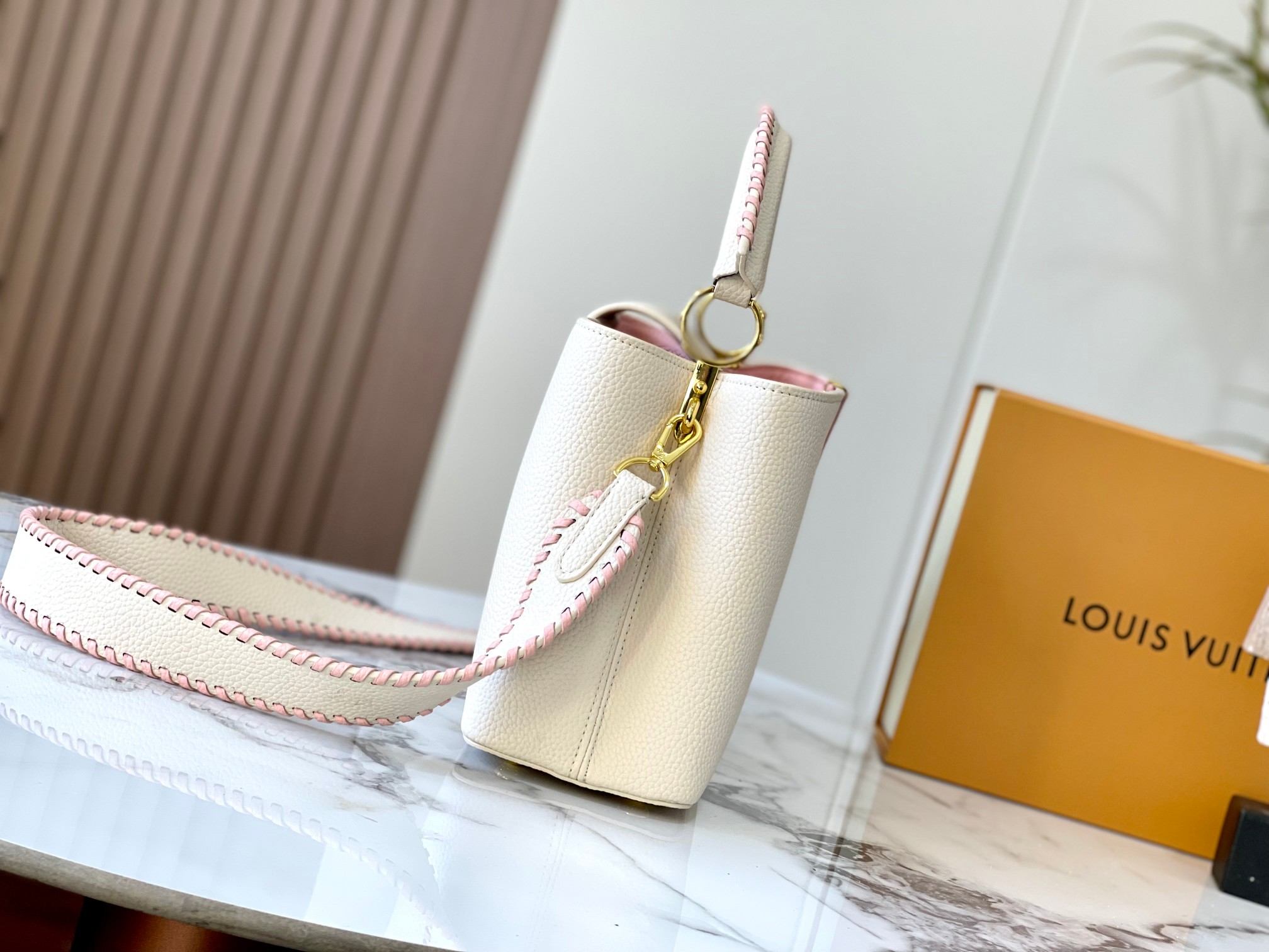 【LOUIS VUITTON】 Capucines -2SIZE  -2色