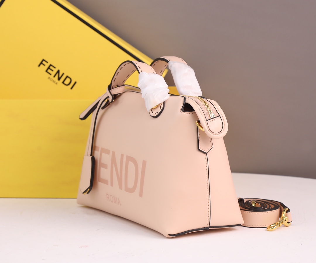 【FENDI】 By The Way Boston  サイズ: 28x8x15cm -5色