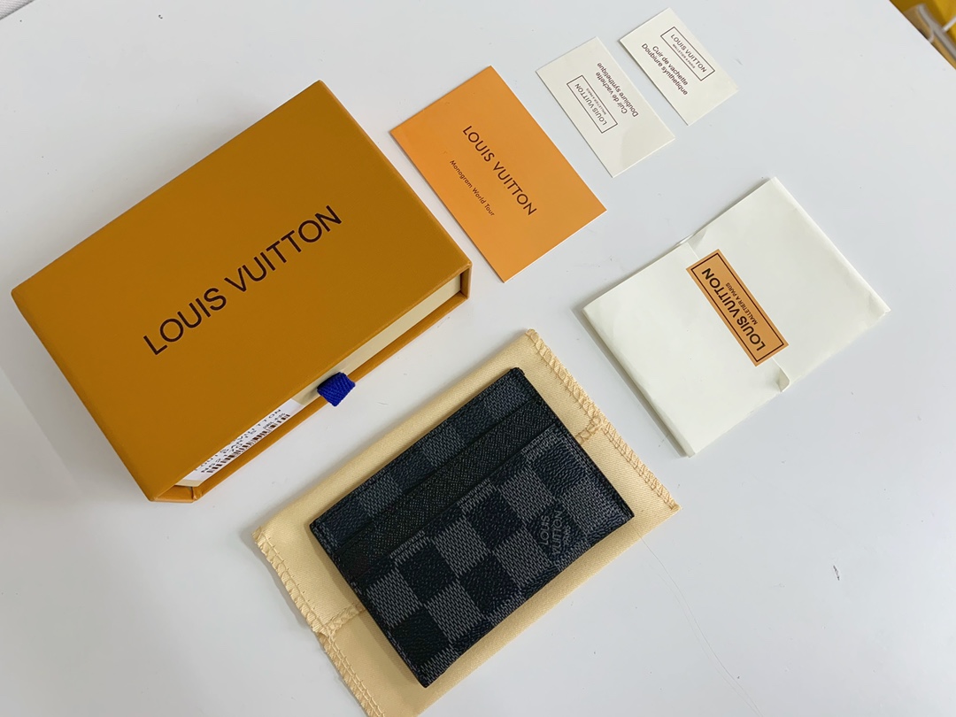 【LOUIS VUITTON】パスケース  7x11x2cm  -7色