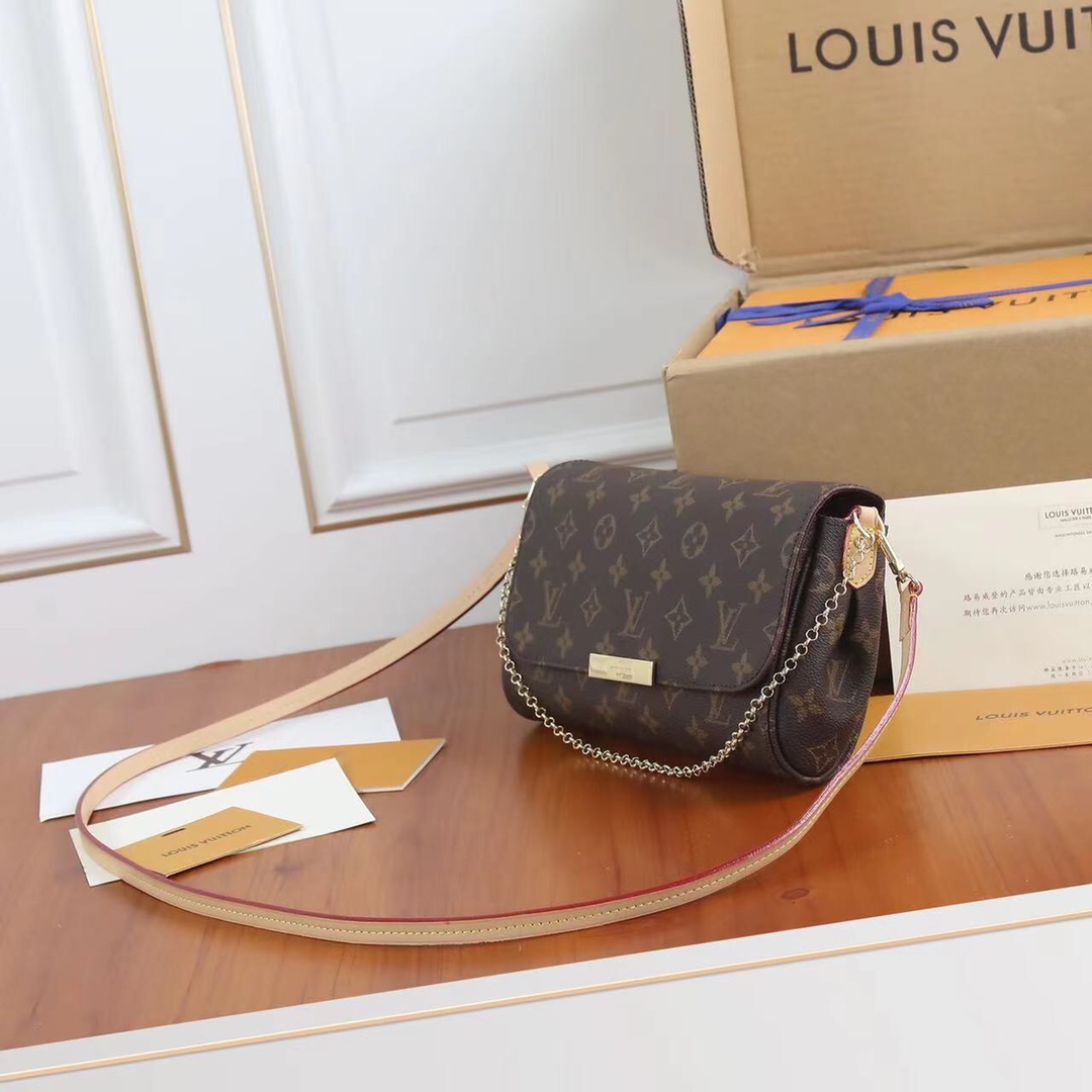 【LOUIS VUITTON】Favorite   サイズ: 28x15x4 cm -3色