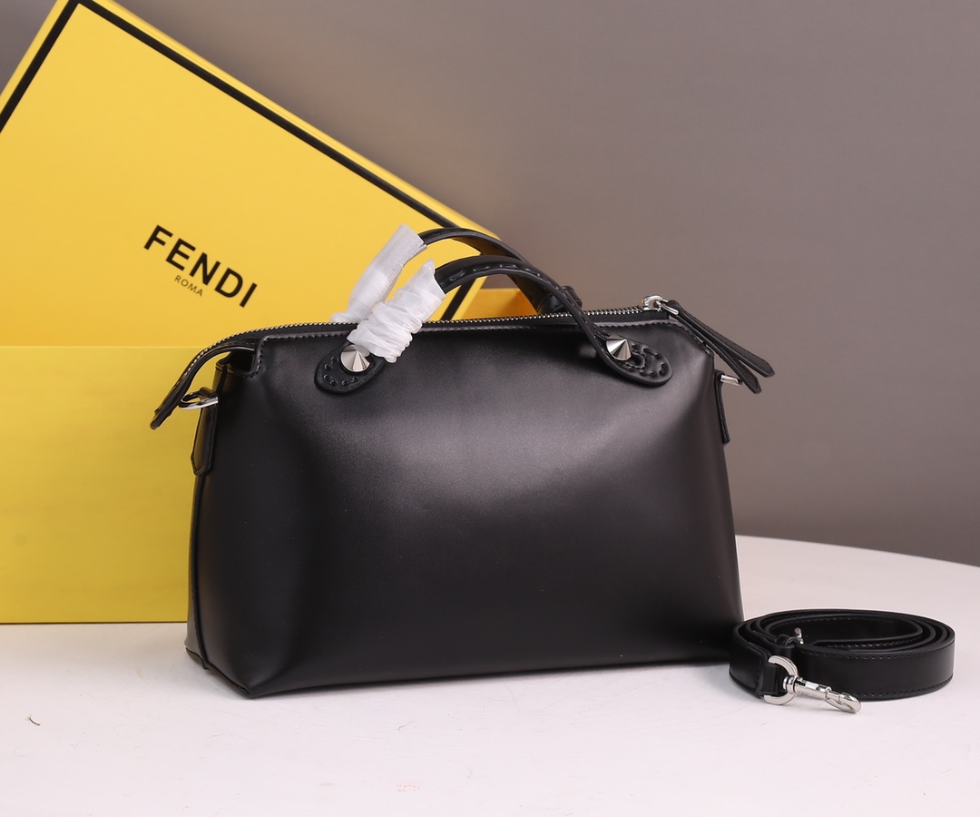 【FENDI】 By The Way Boston  サイズ: 28x8x15cm -5色