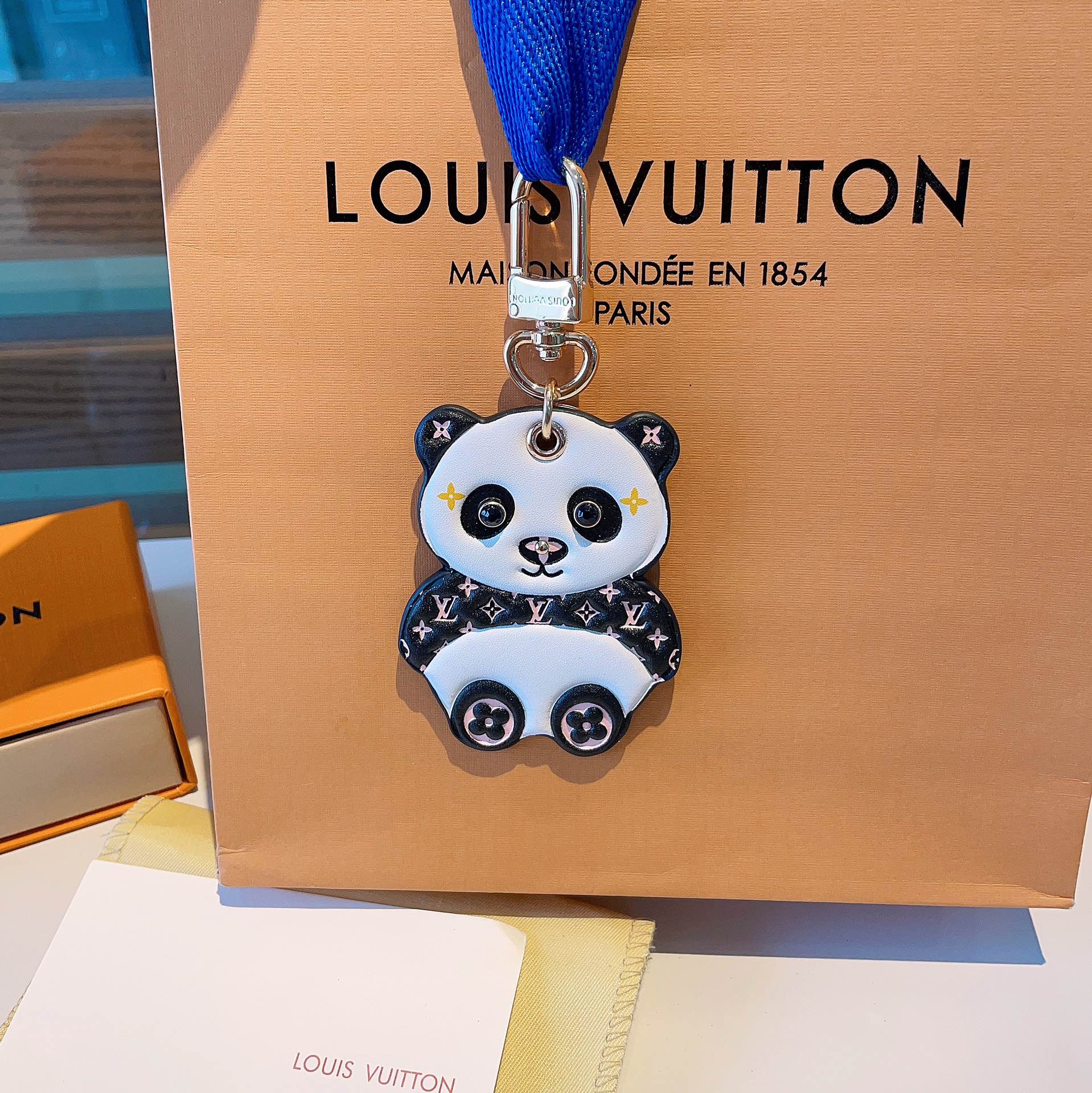 【LOUIS VUITTON】 キーホルダー