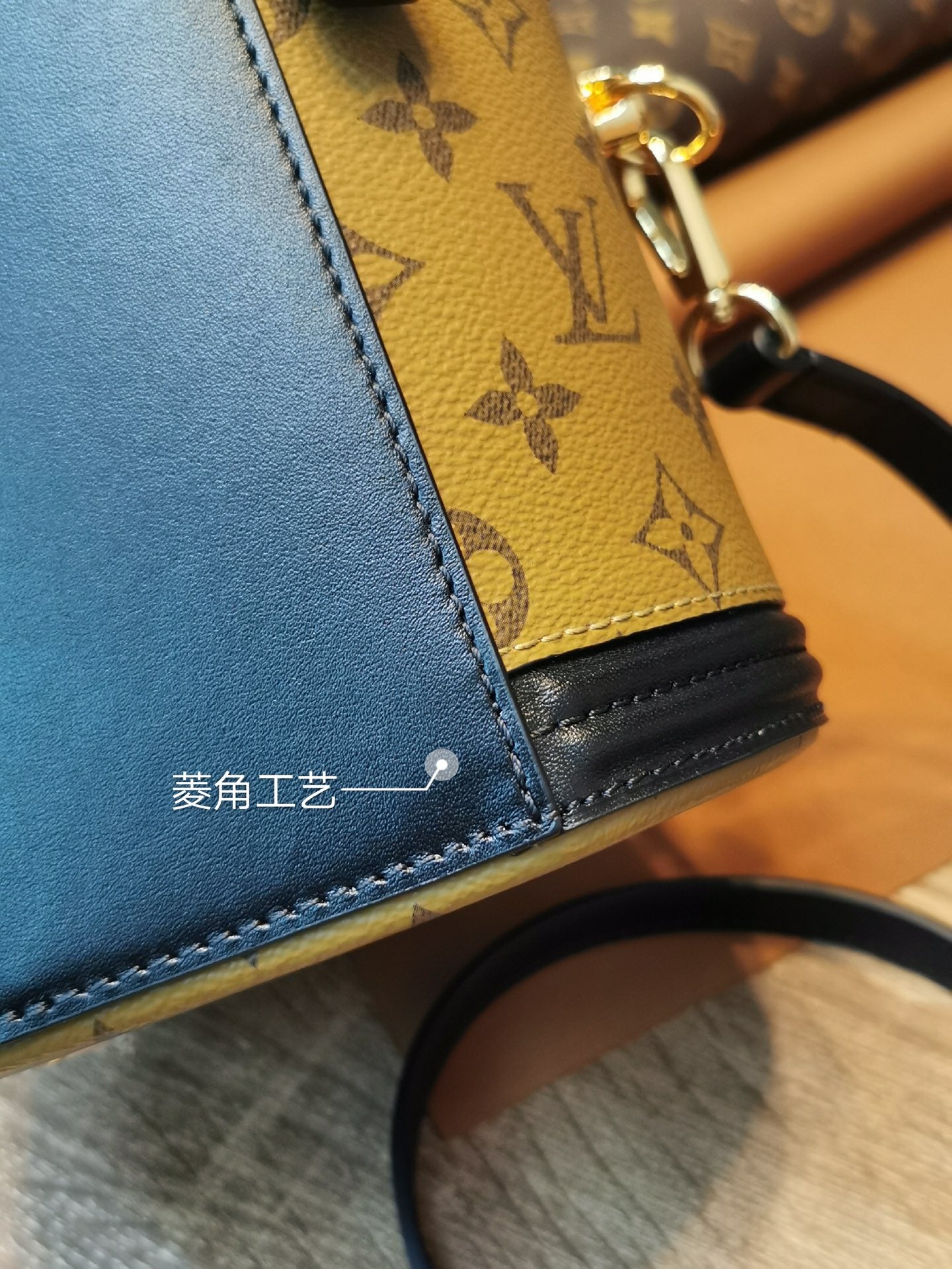 【LOUIS VUITTON】 番号：M43986 サイズ:15.0x 17.0x 15.0 CM