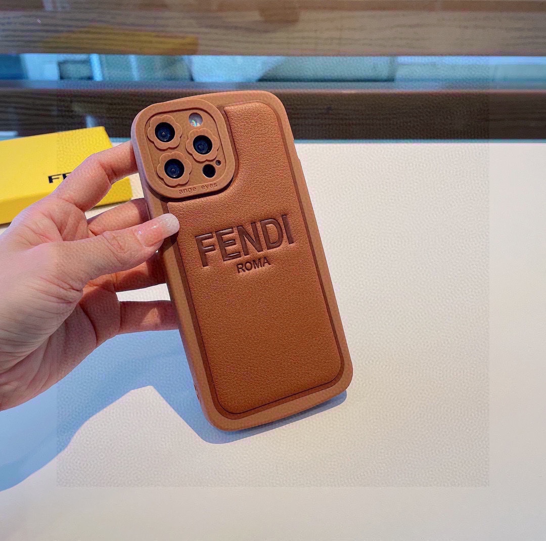 【スマホケース】FENDI  携帯カバー