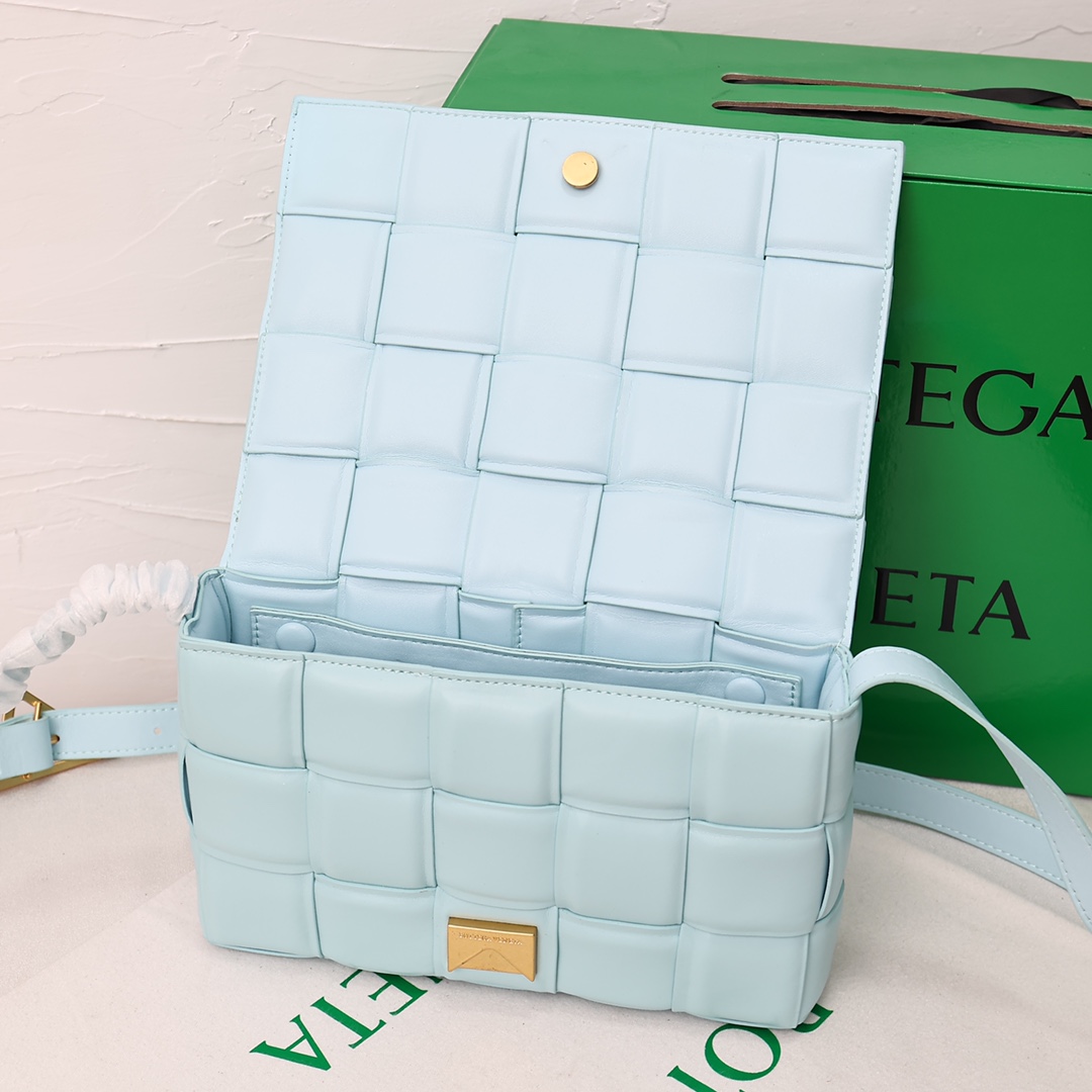 【Bottega Veneta】BV Padded Cassette bag -26*8*18CM -10色