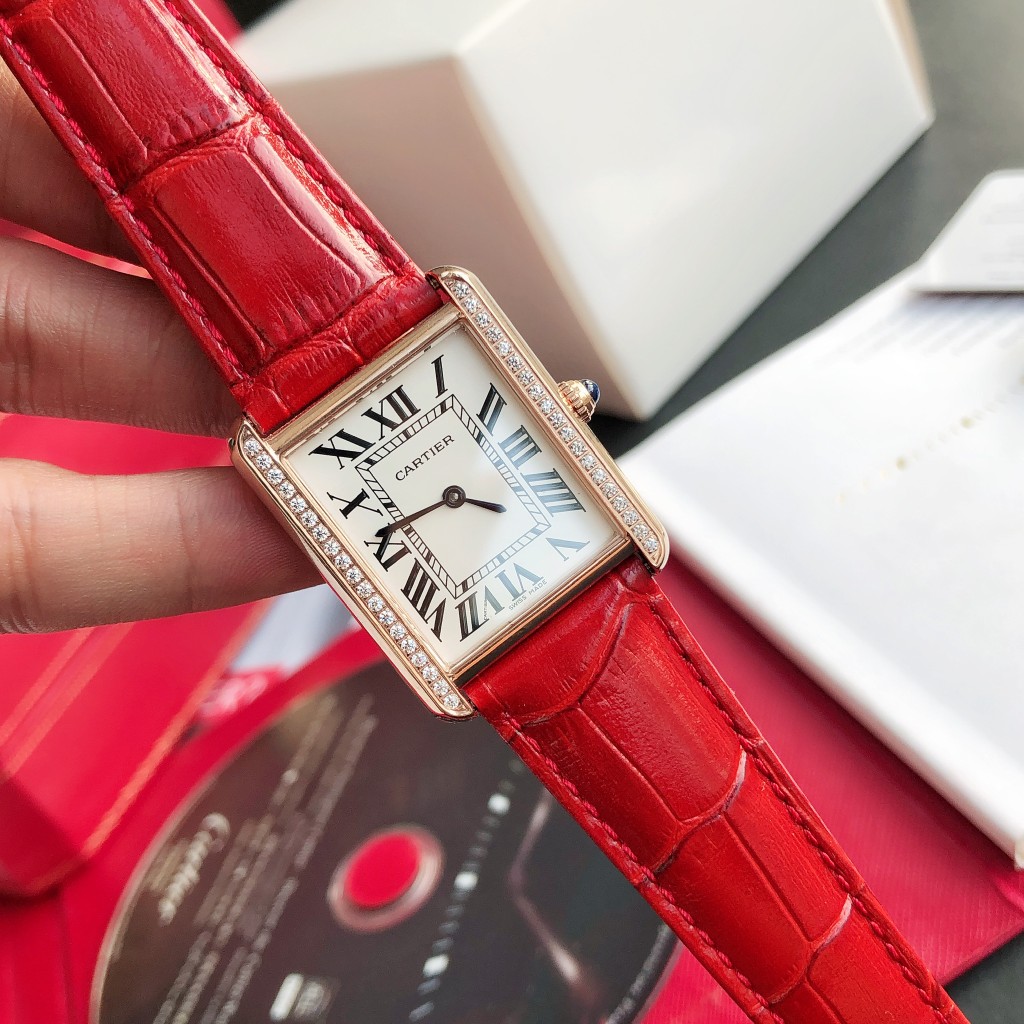 【Cartier】 レディース  27*34 MM