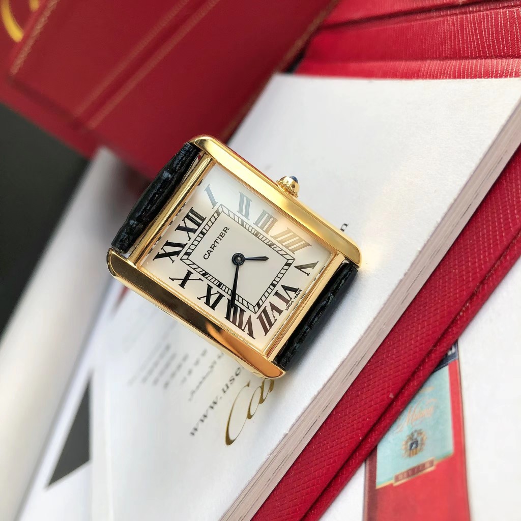 【Cartier】 レディース  27*34 MM