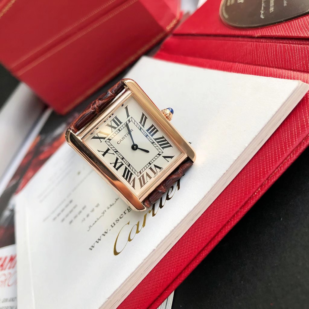 【Cartier】 レディース  27*34 MM