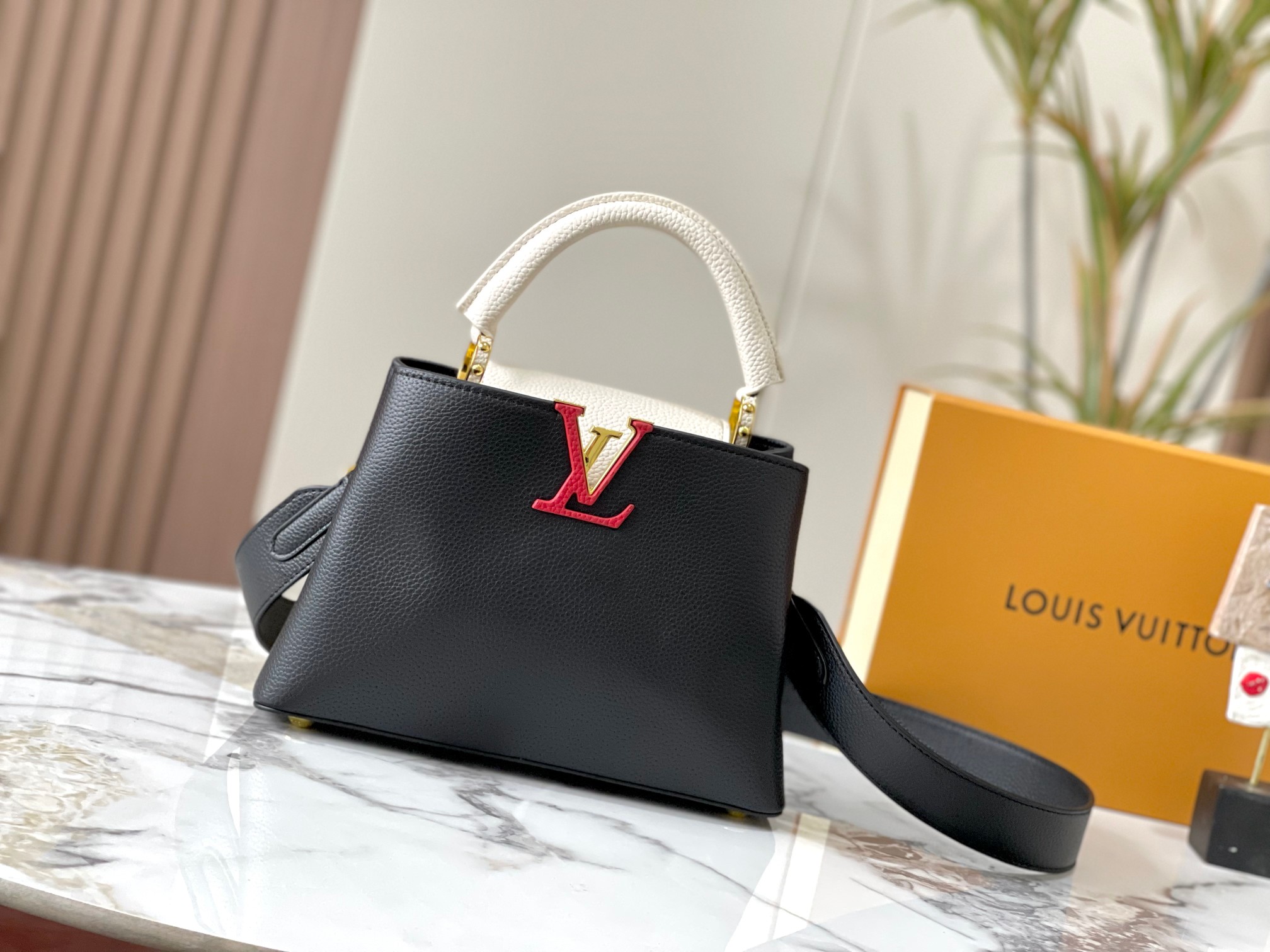 【LOUIS VUITTON】 Capucines BB  -2size -5色