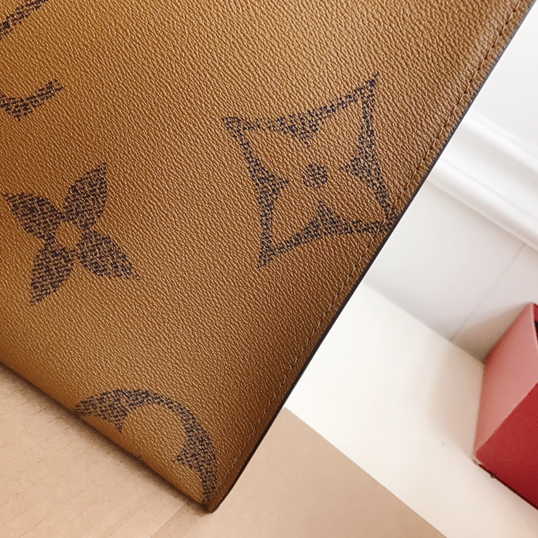 人気カラー★ ONTHEGOラージハンドバッグ GM MM M45321 M45320