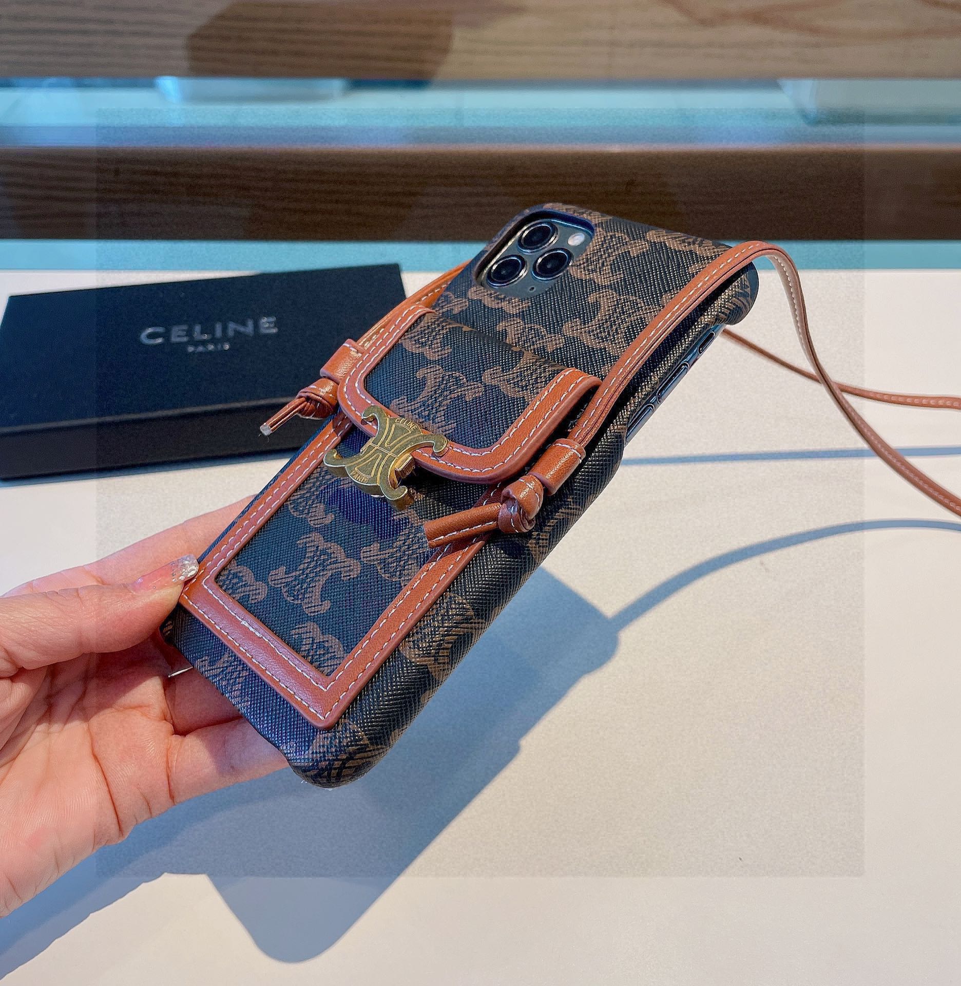 【スマホケース】Celine 携帯カバー   -2色