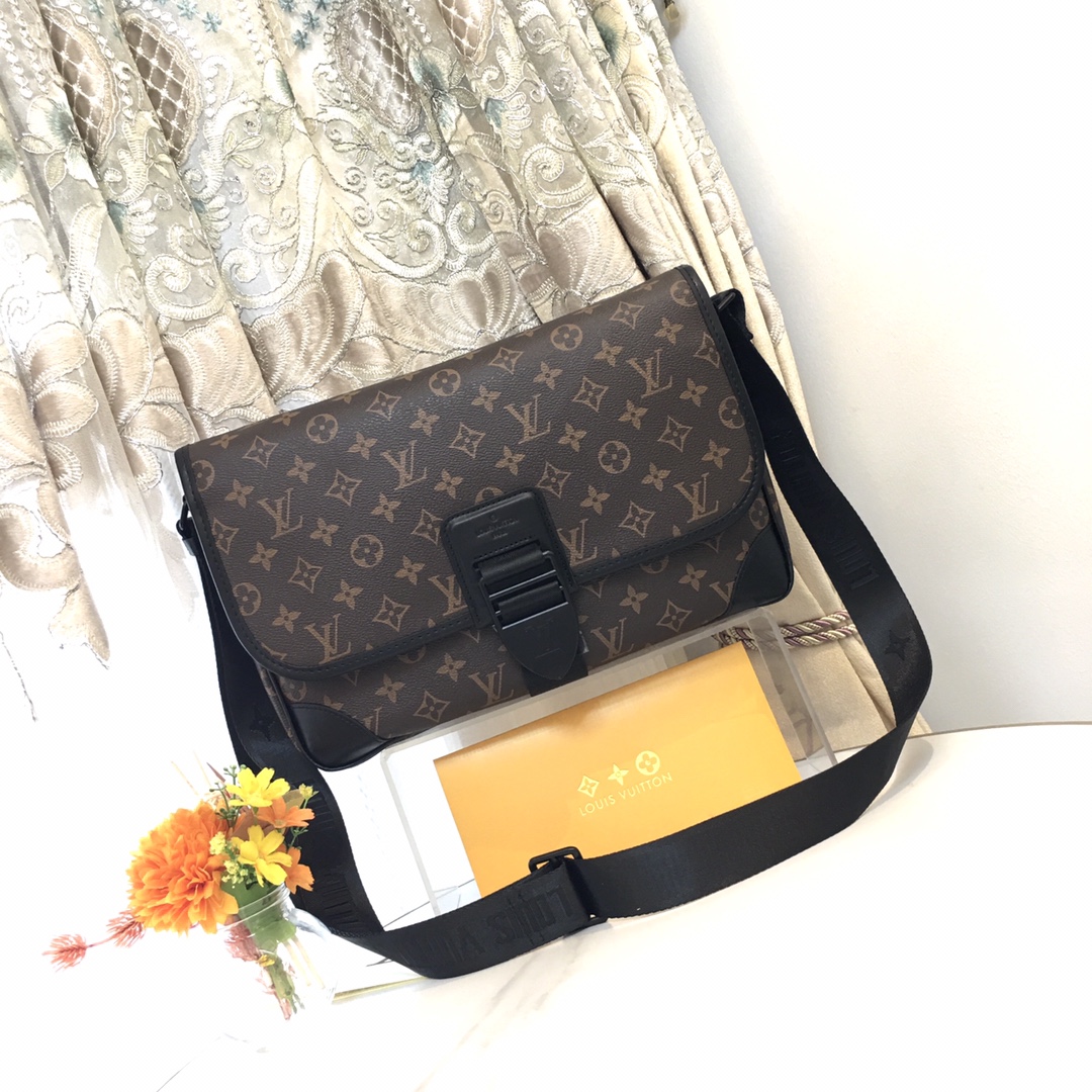 【LOUIS VUITTON】Archy -35 x 24 x 8 CM  -4色