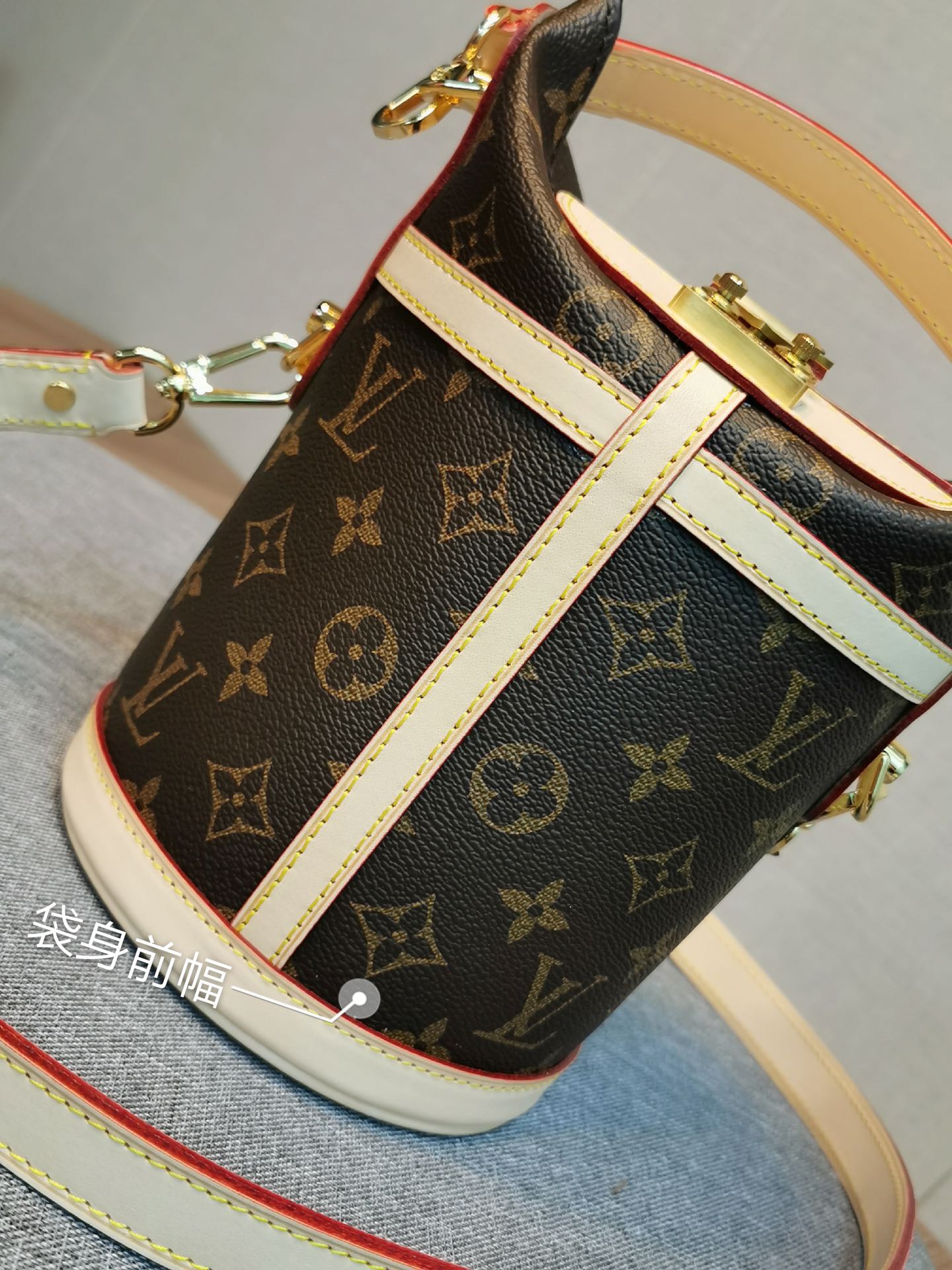 【LOUIS VUITTON】 番号：M43587 サイズ:22.0 x 23.0 x 14.0 cm