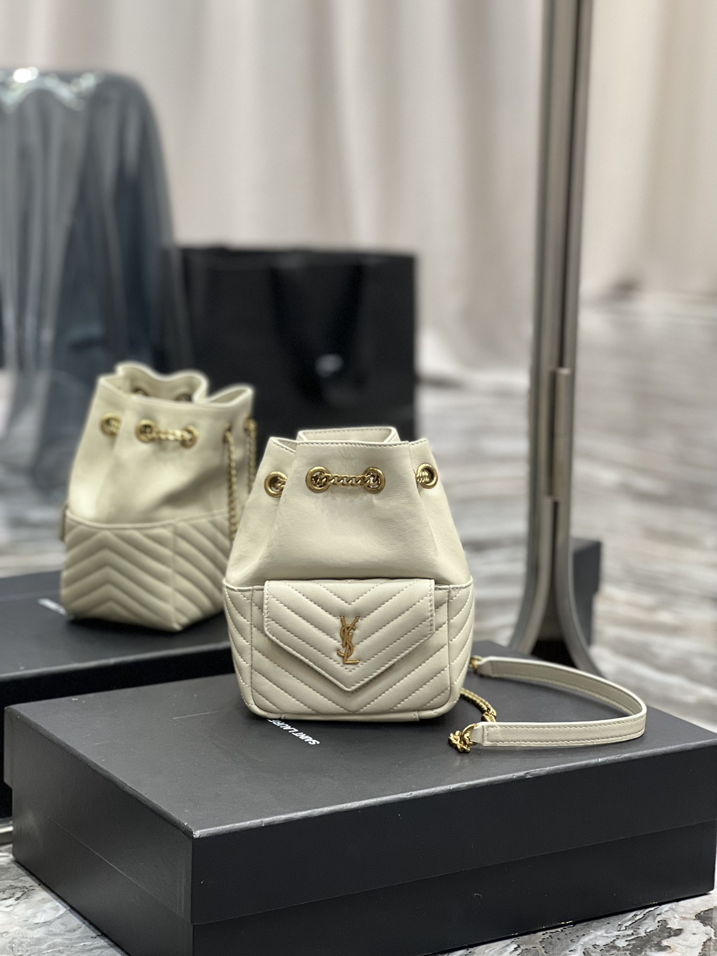 【SAINT LAURENT】 JOE  サイズ: 19x13x13CM  -2色