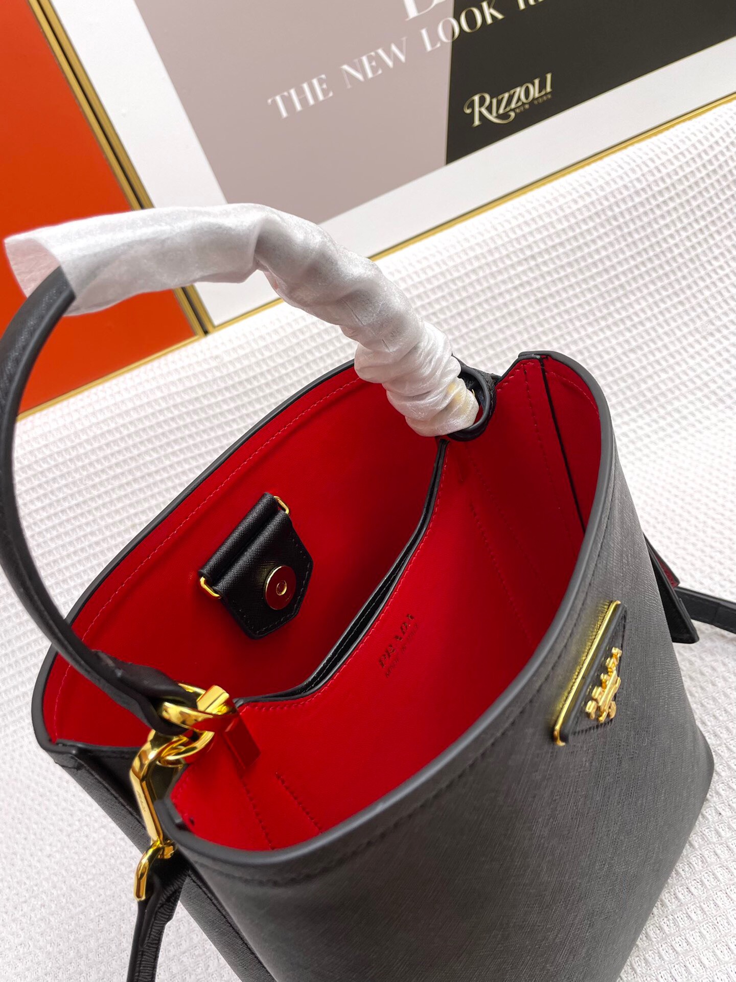 【PRADA】Double Saffiano サイズ: 23*13*22CM  -7色