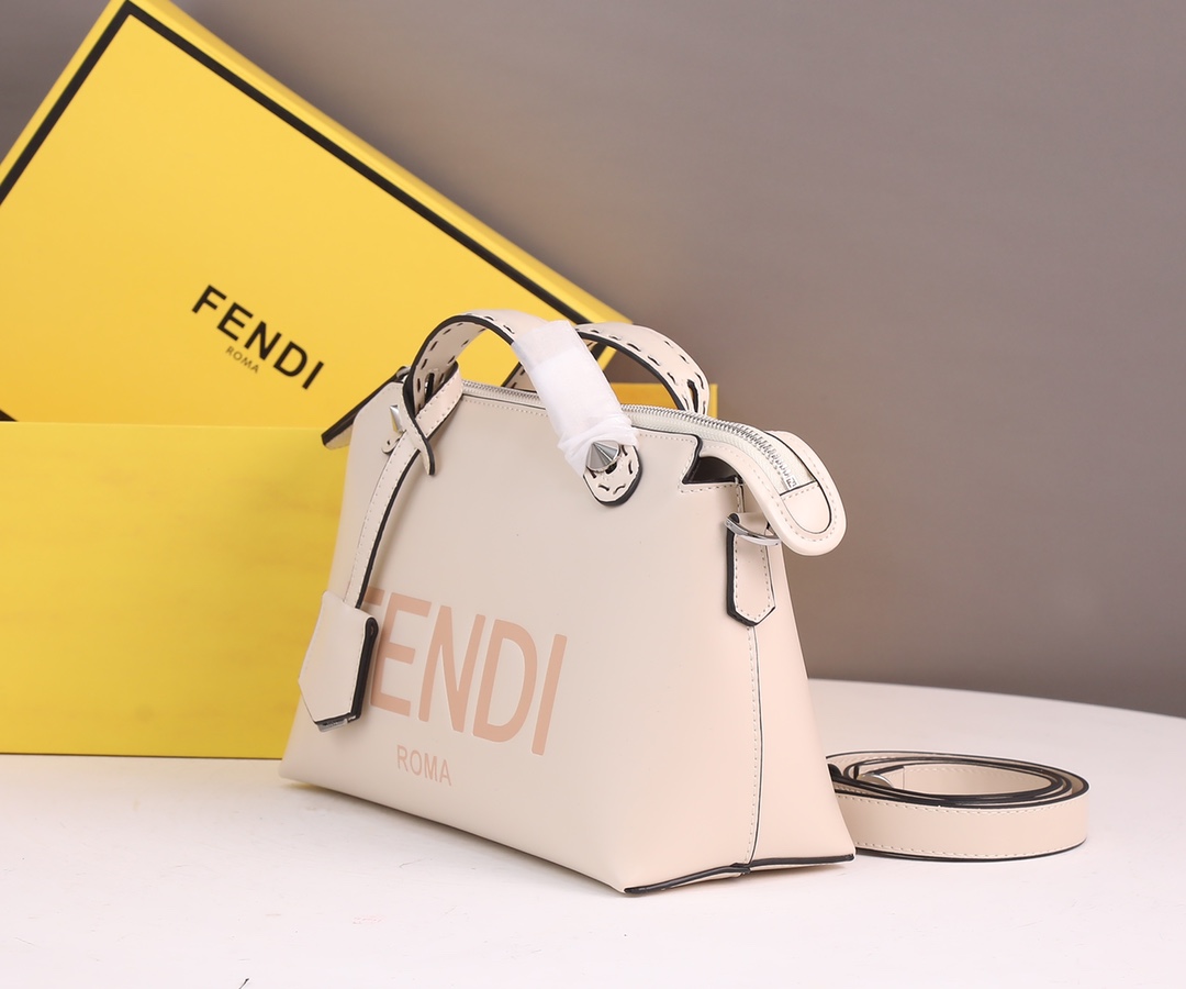 【FENDI】 By The Way Boston  サイズ: 28x8x15cm -5色