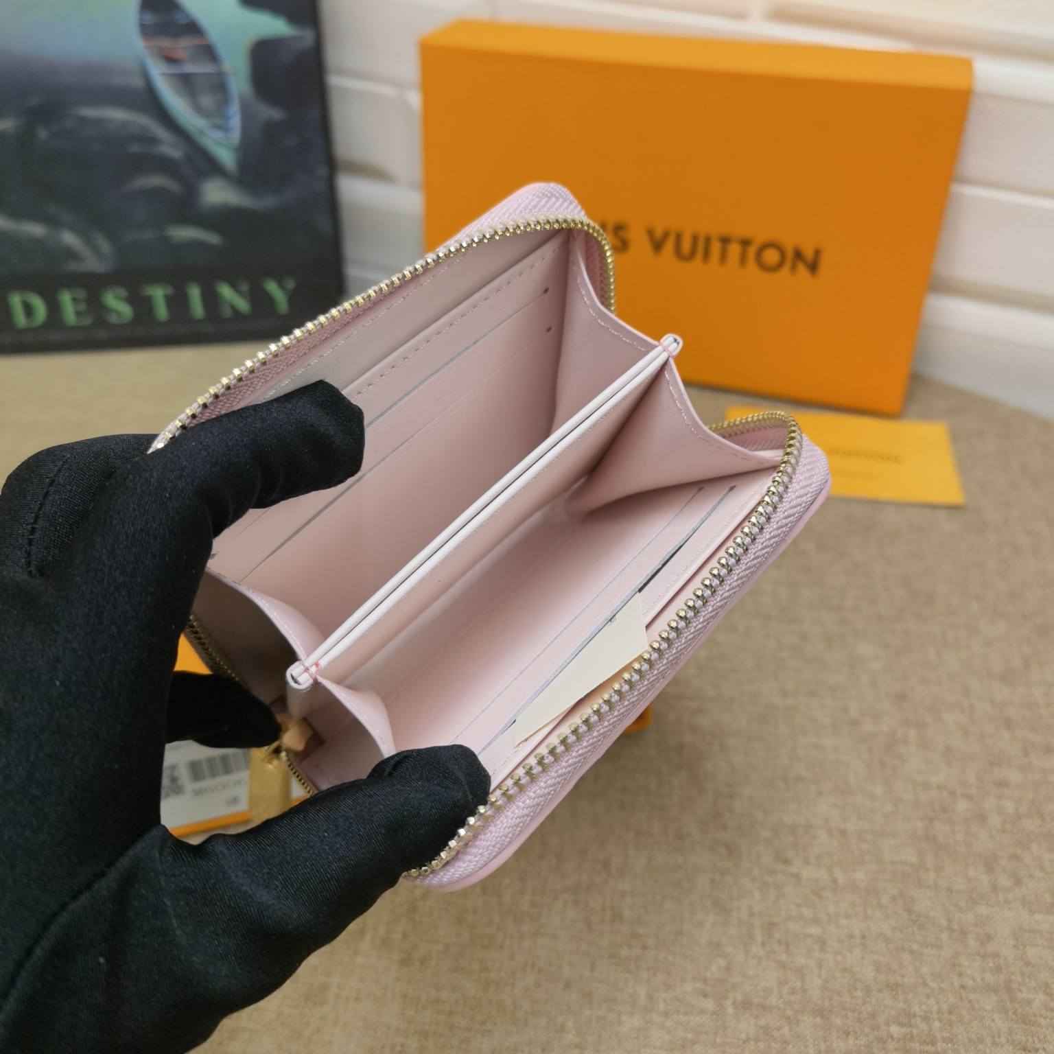 【LOUIS VUITTON】小 銭 入れ  11×8×2.5cm  -4色