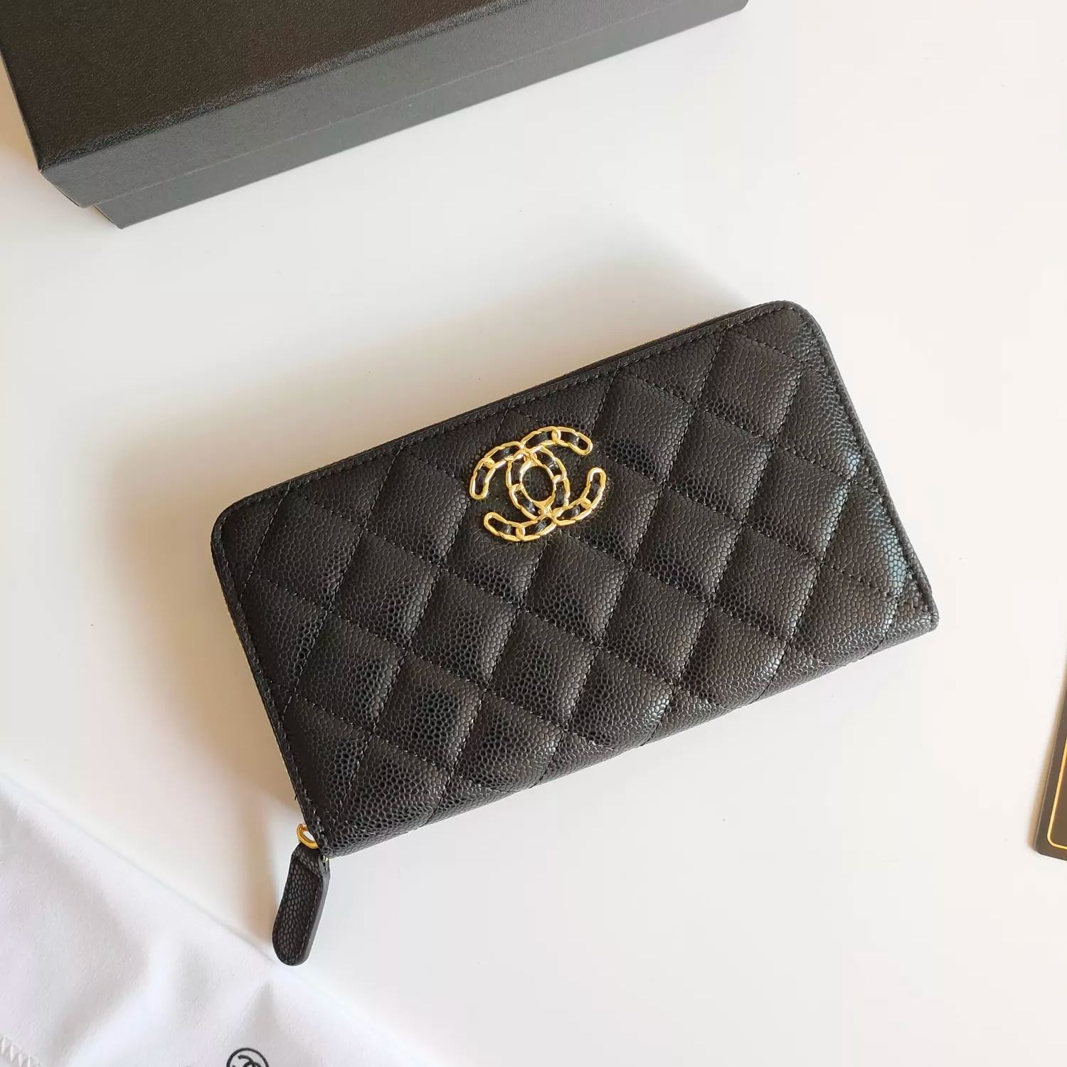 【CHANEL 】ジッパーの財布  10.5-19-3CM-2色