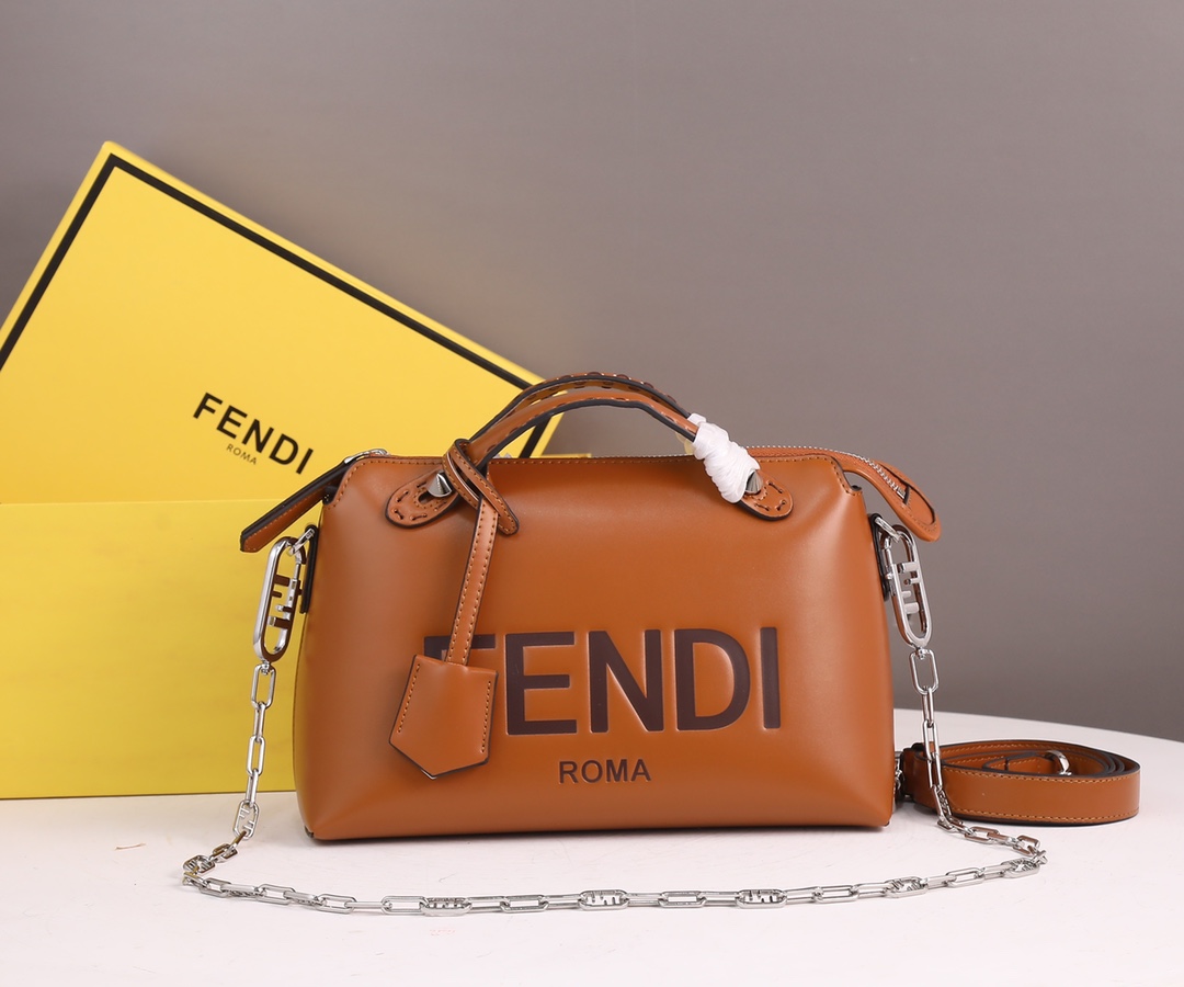 【FENDI】 By The Way Boston  サイズ: 28x8x15cm -5色