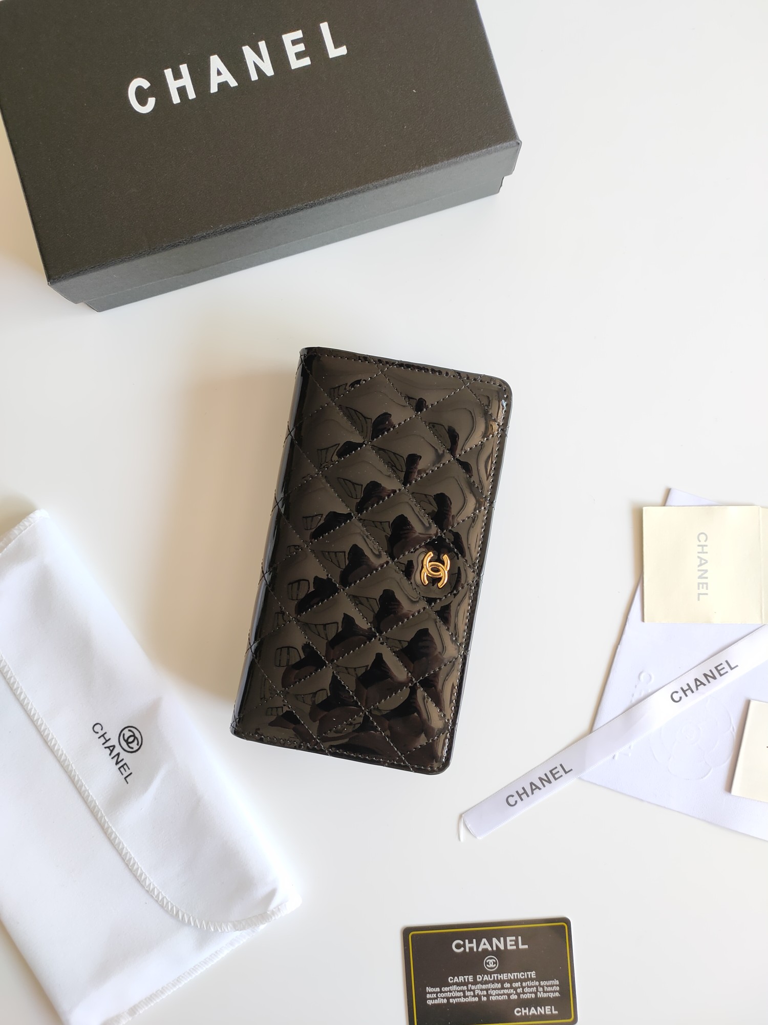 【CHANEL 】二つ折り財布  19-10-3CM
