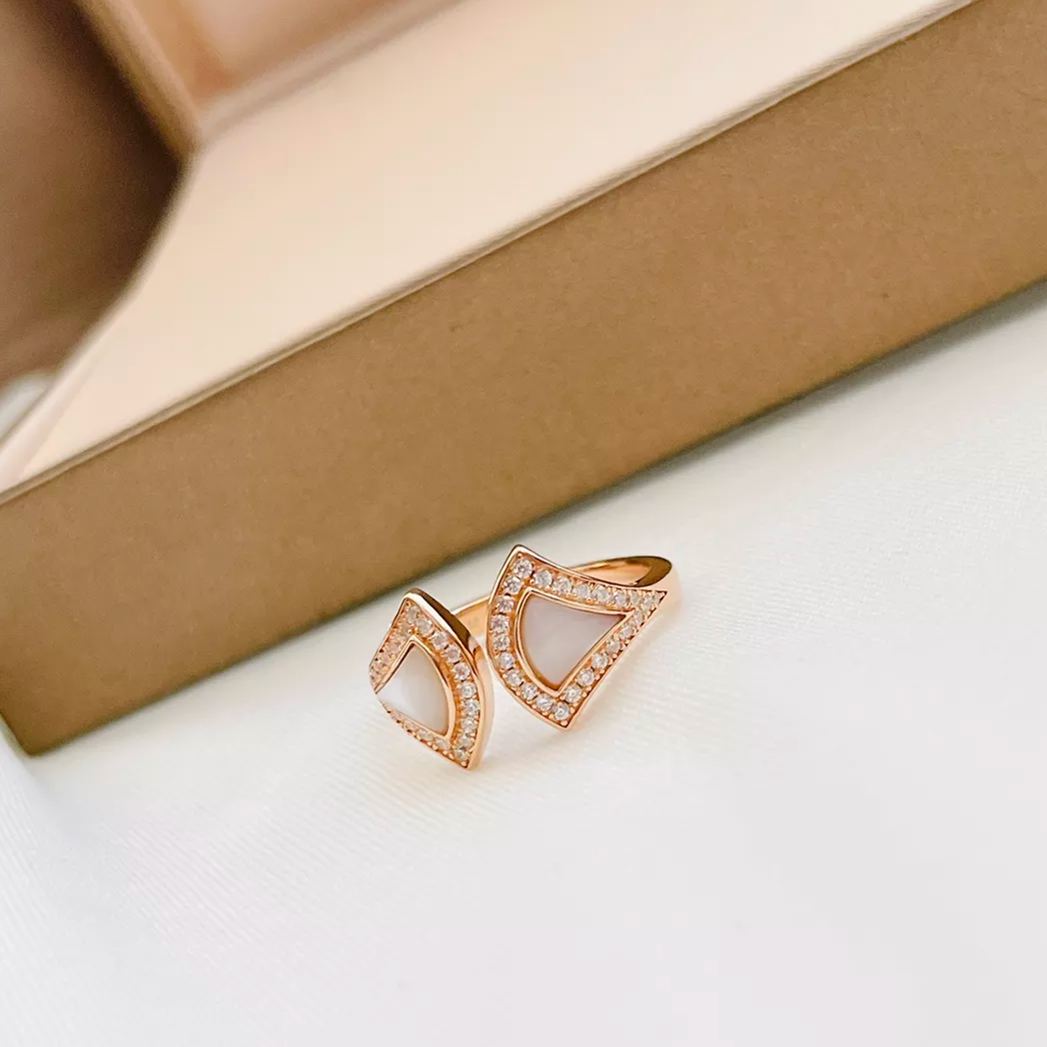 【ティファニー】* BVLGARI *