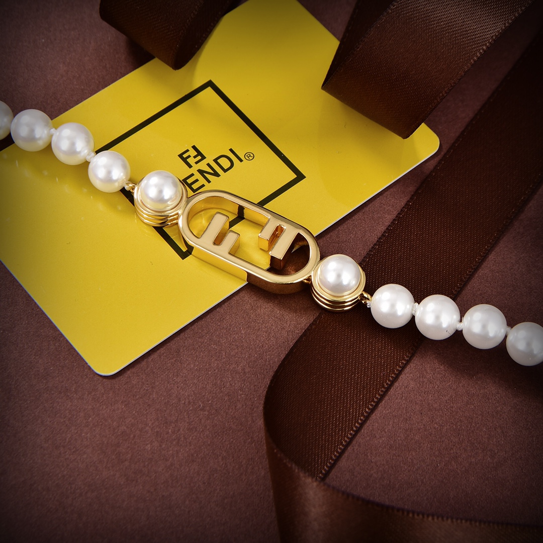 【ネックレス】★ FENDI★